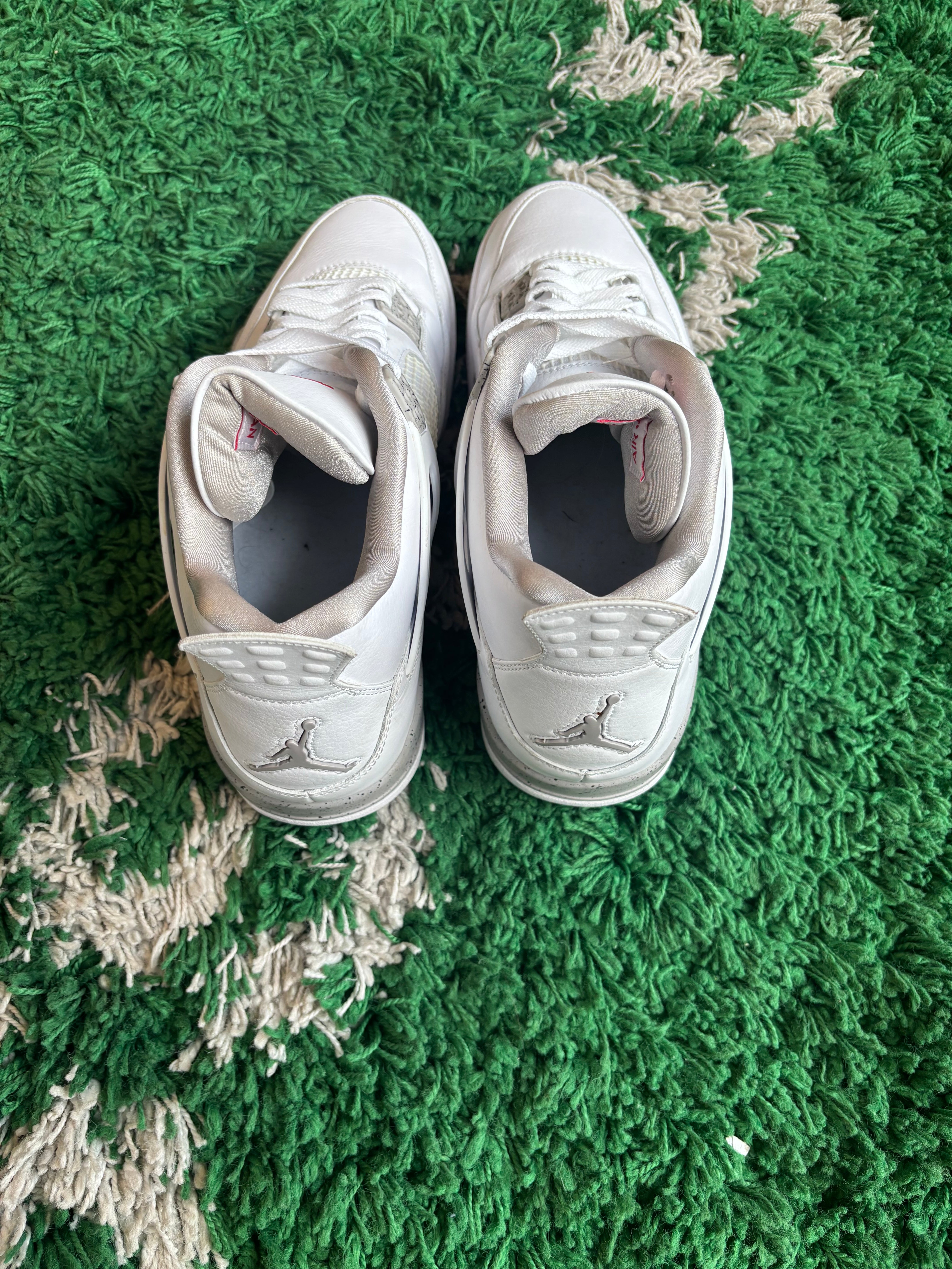 Jordan 4 “White Oreo”