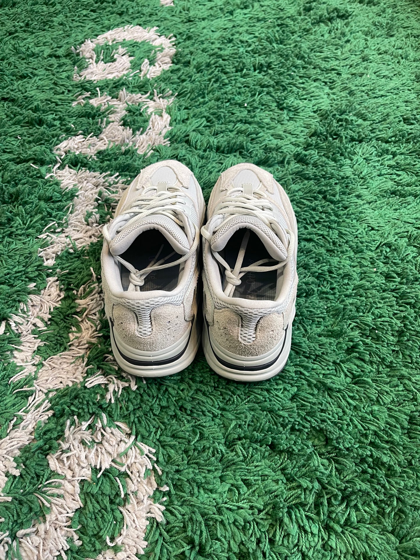 Yeezy 700 “Salt”