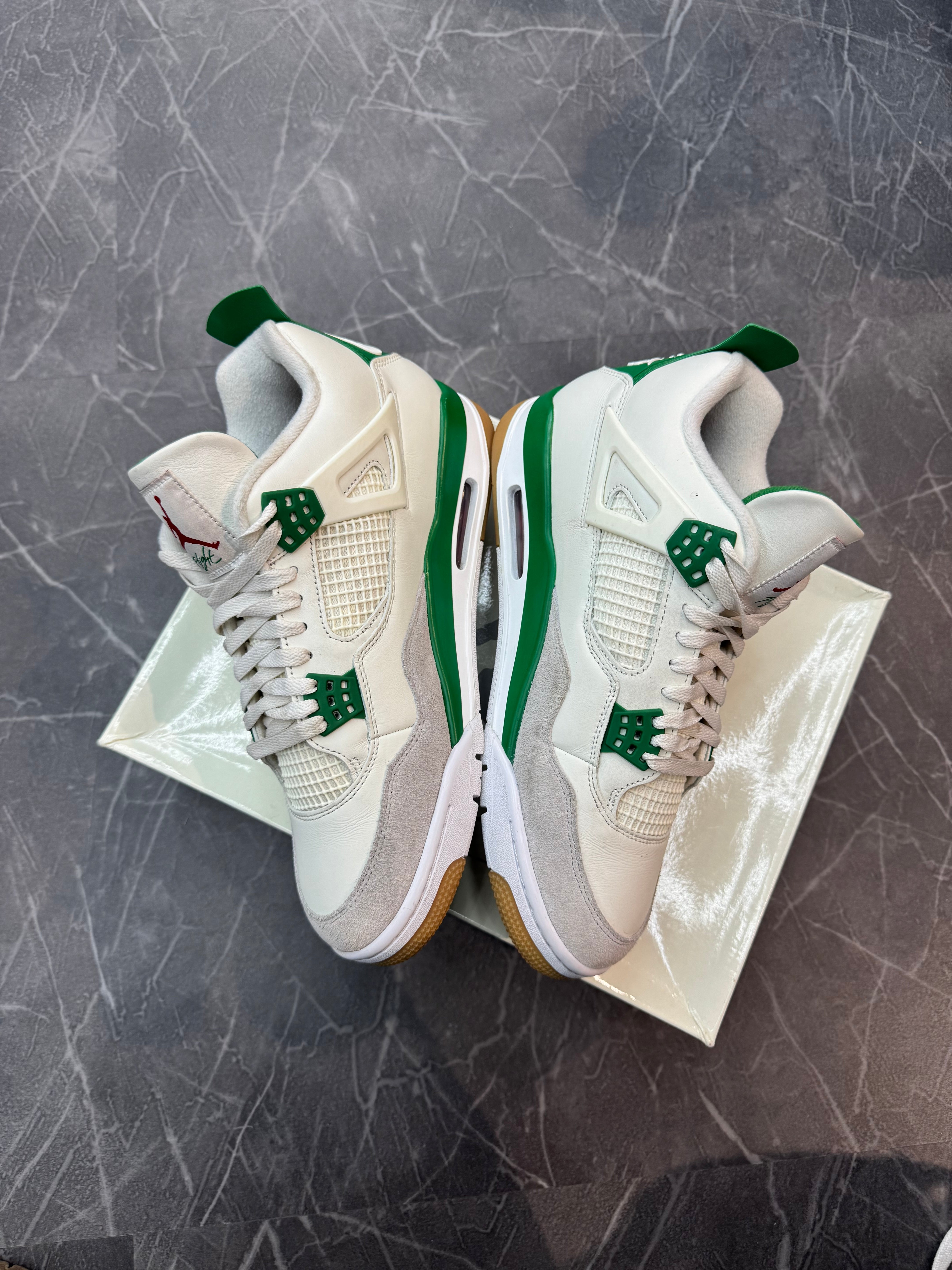 Jordan 4 SB Pine Green