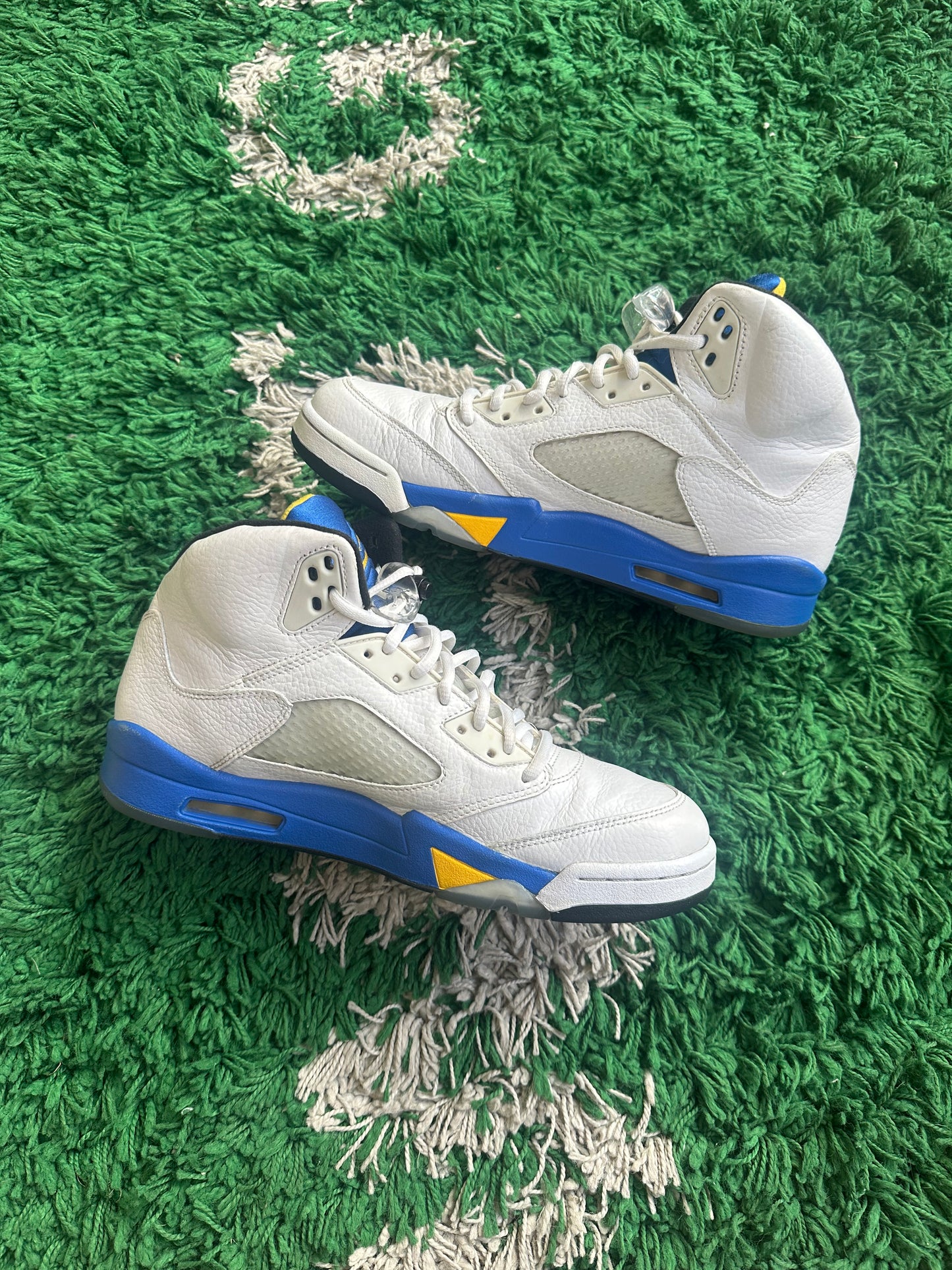 Jordan 5 “Laney”