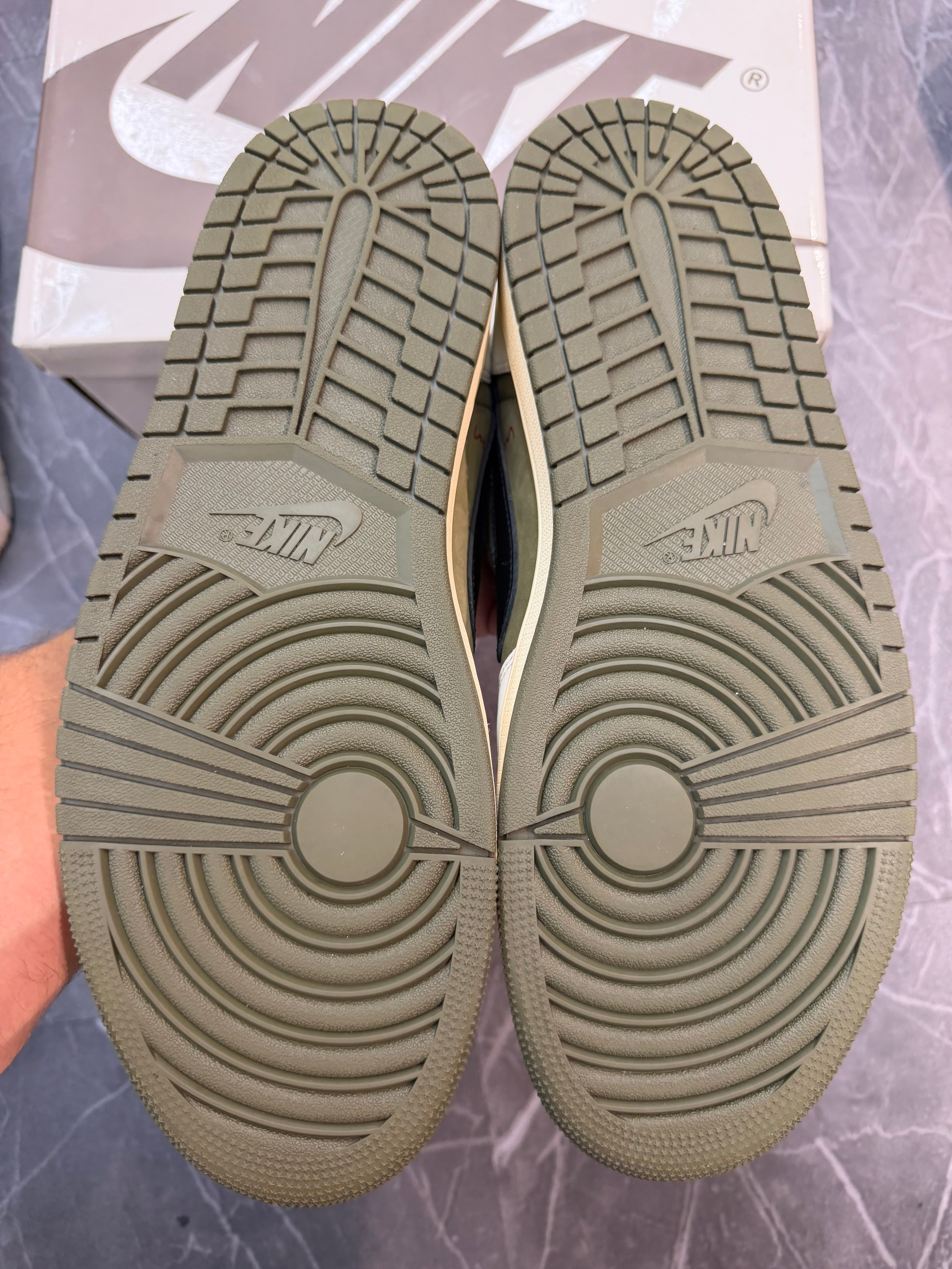 Jordan 1 Low Travis Scott “Medium Olive”