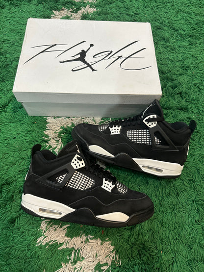 Jordan 4 “White Thunder”