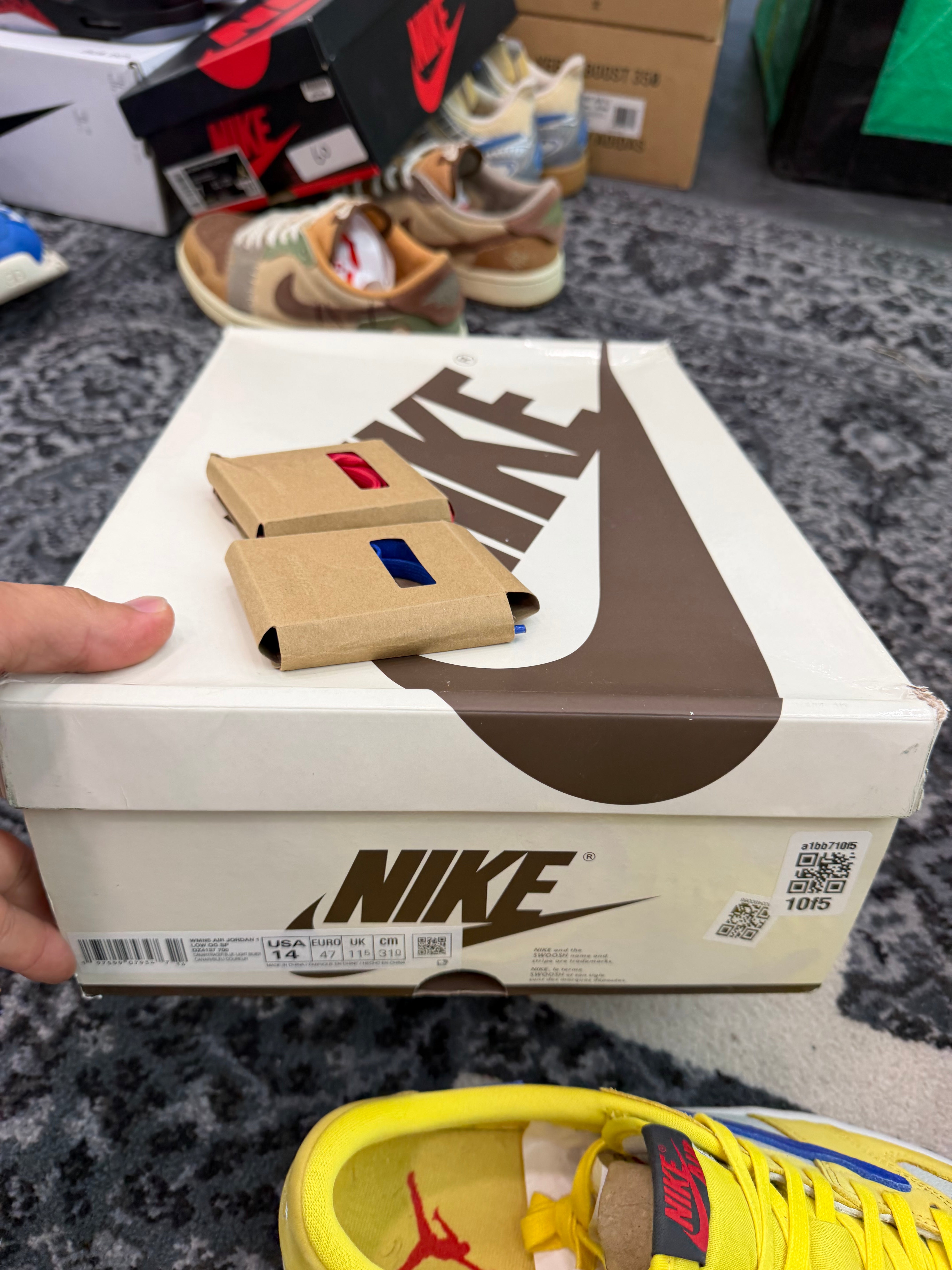 Jordan 1 Low x Travis Scott “Canary”