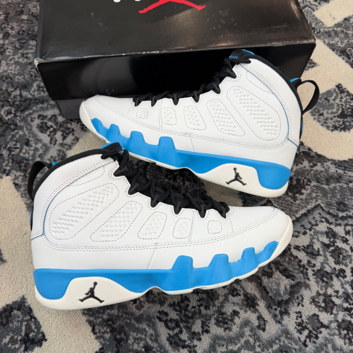 Jordan 9 Retro Powder Blue (2024) (Size 8) (Lightly Worn)