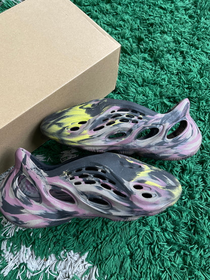 Yeezy Foam Runner “MX Carbon”