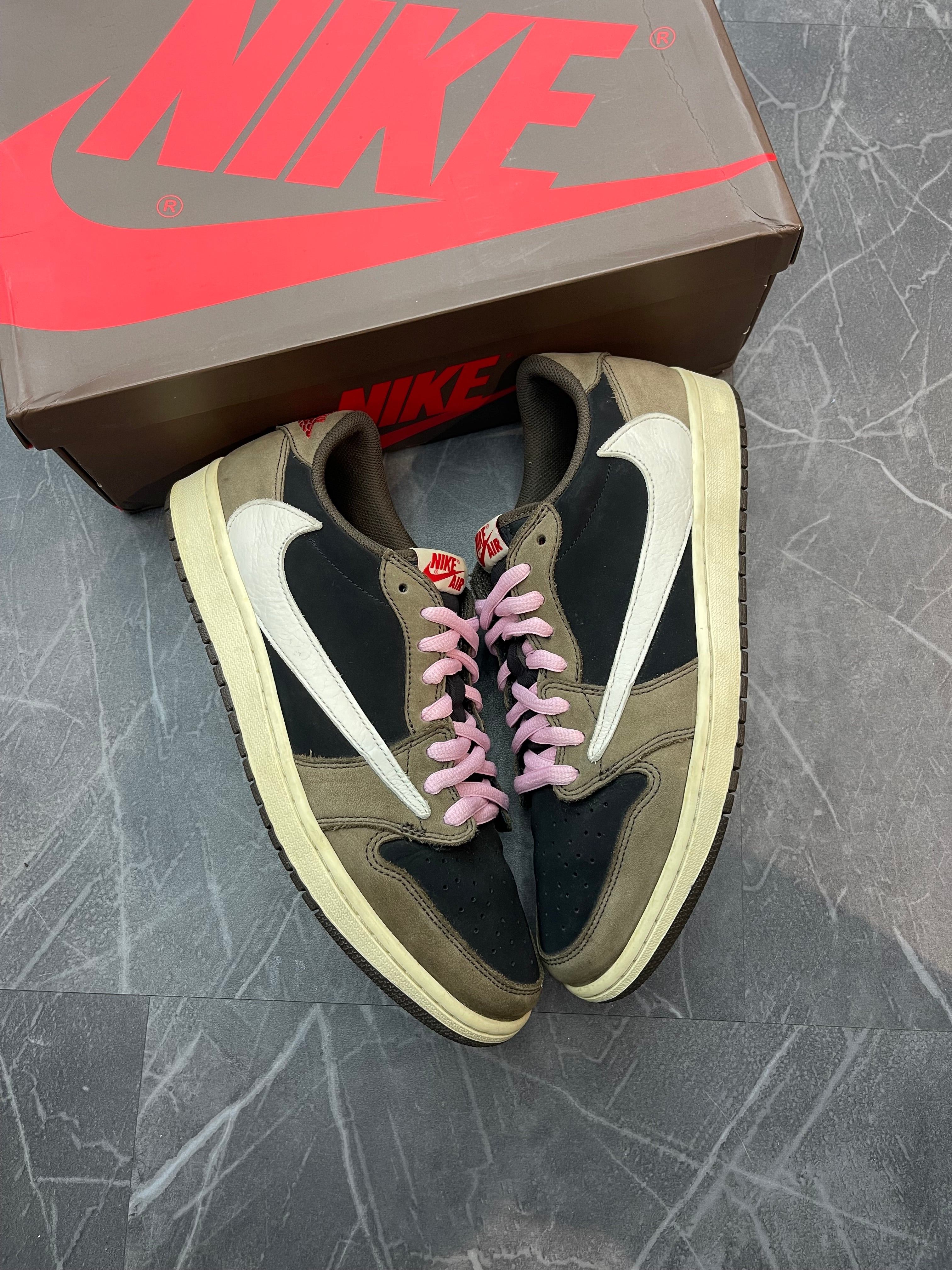 Jordan 1 Low Travis Scott “Mocha”