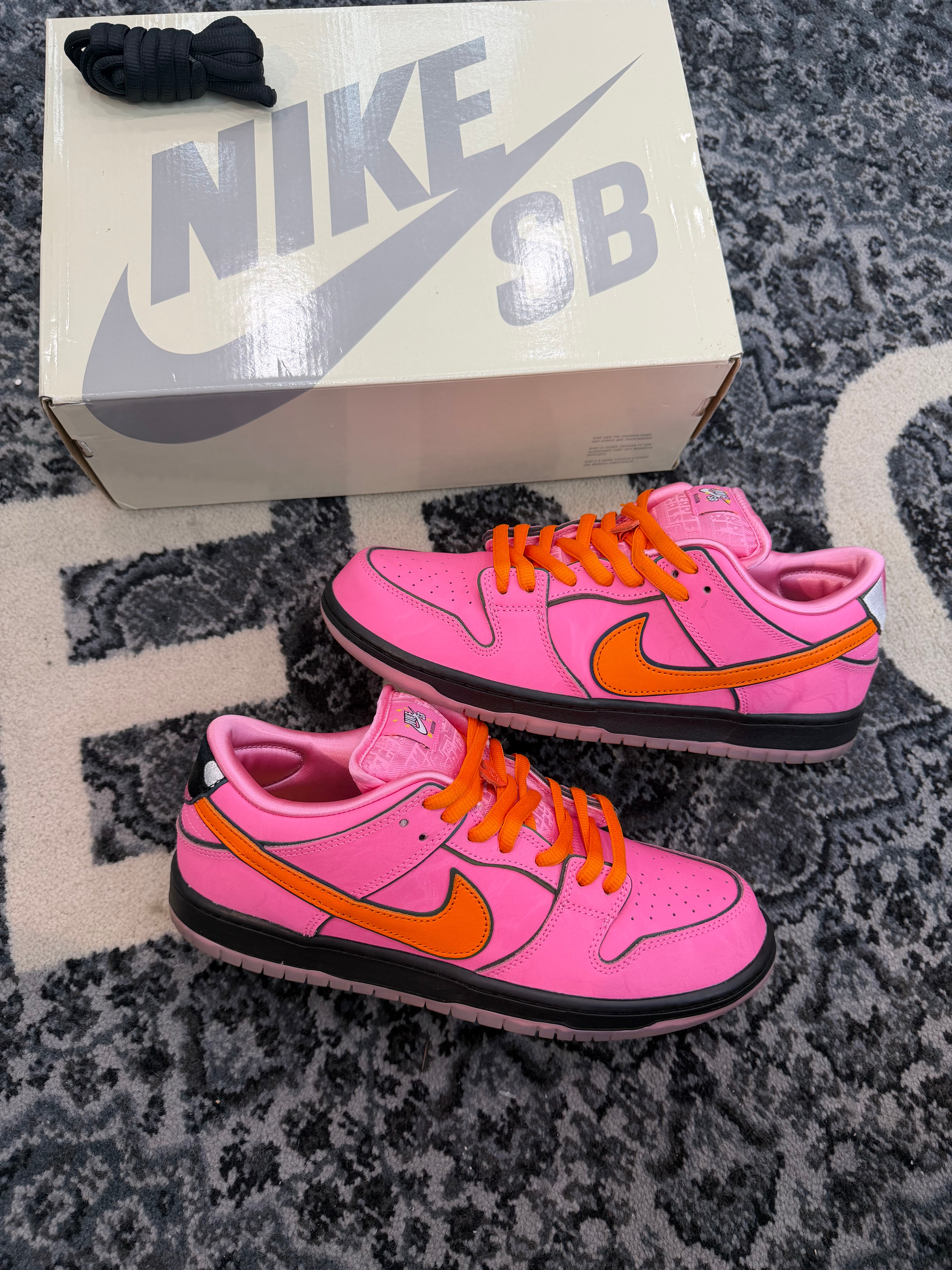 Nike SB Dunk Low Powerpuff Girls “Blossom”