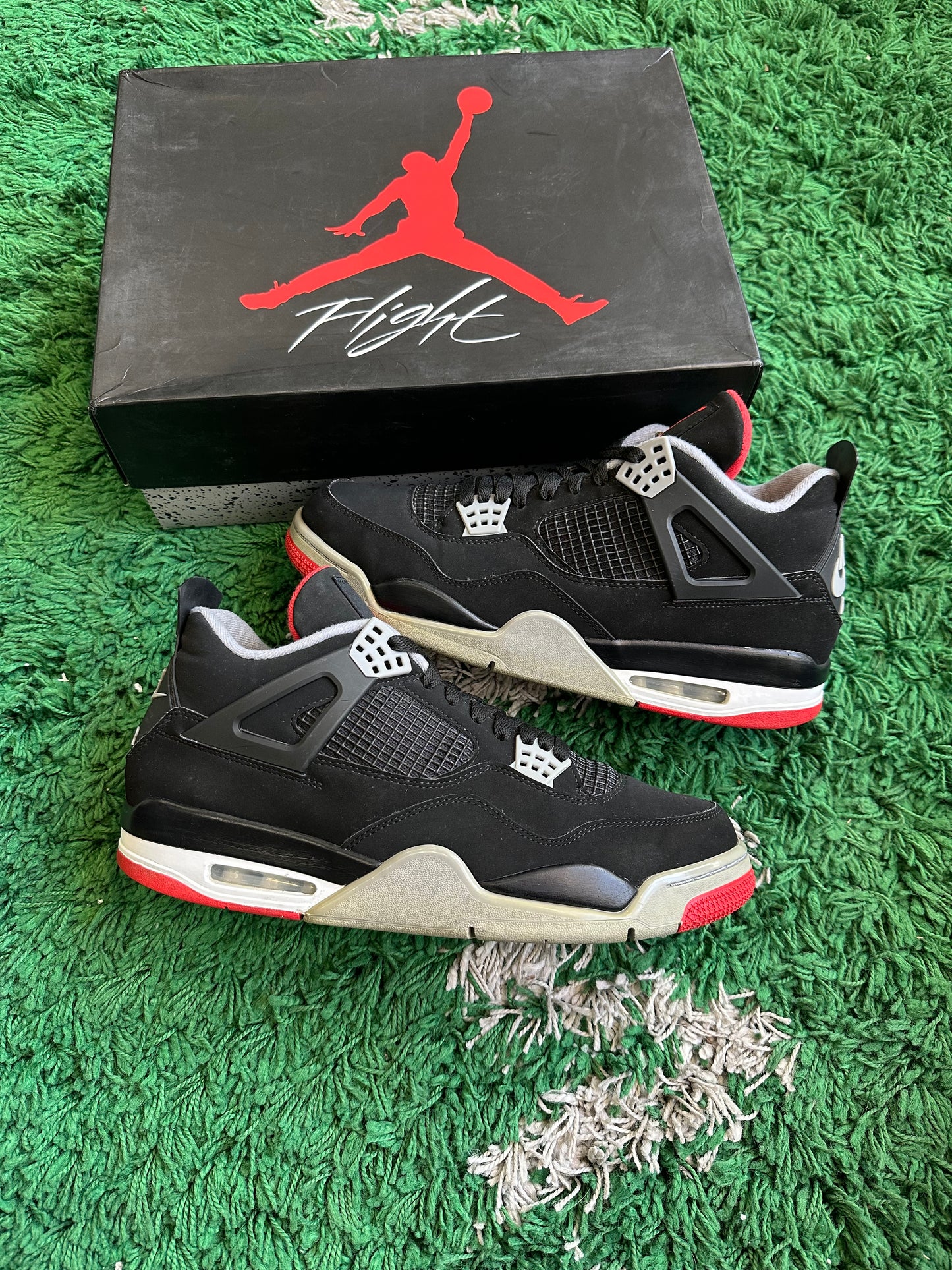 Jordan 4 “Bred”