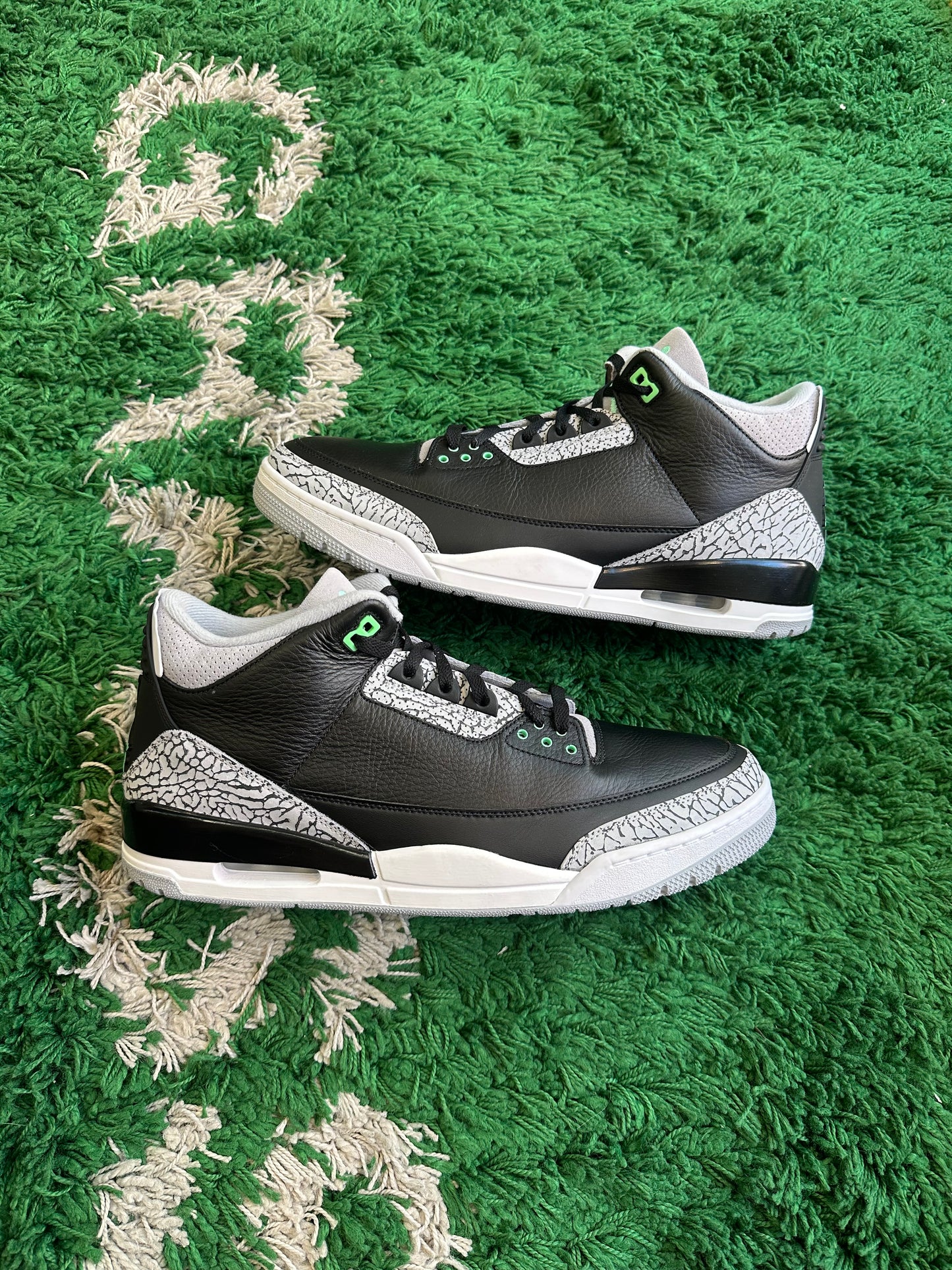 Jordan 3 “Green Glow”