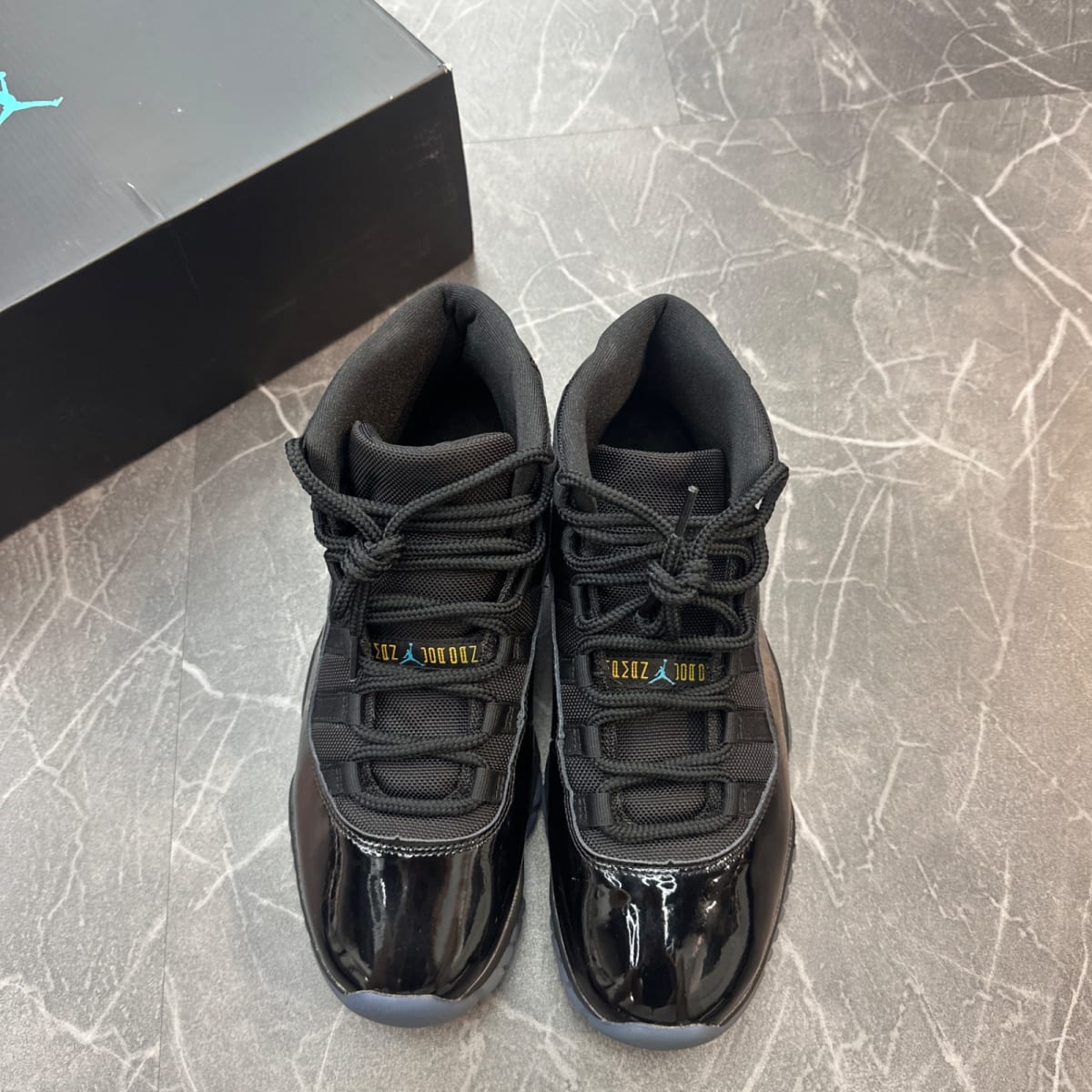 Jordan 11 Retro Gamma Blue (2025) (Size 10) (Moderately Worn)