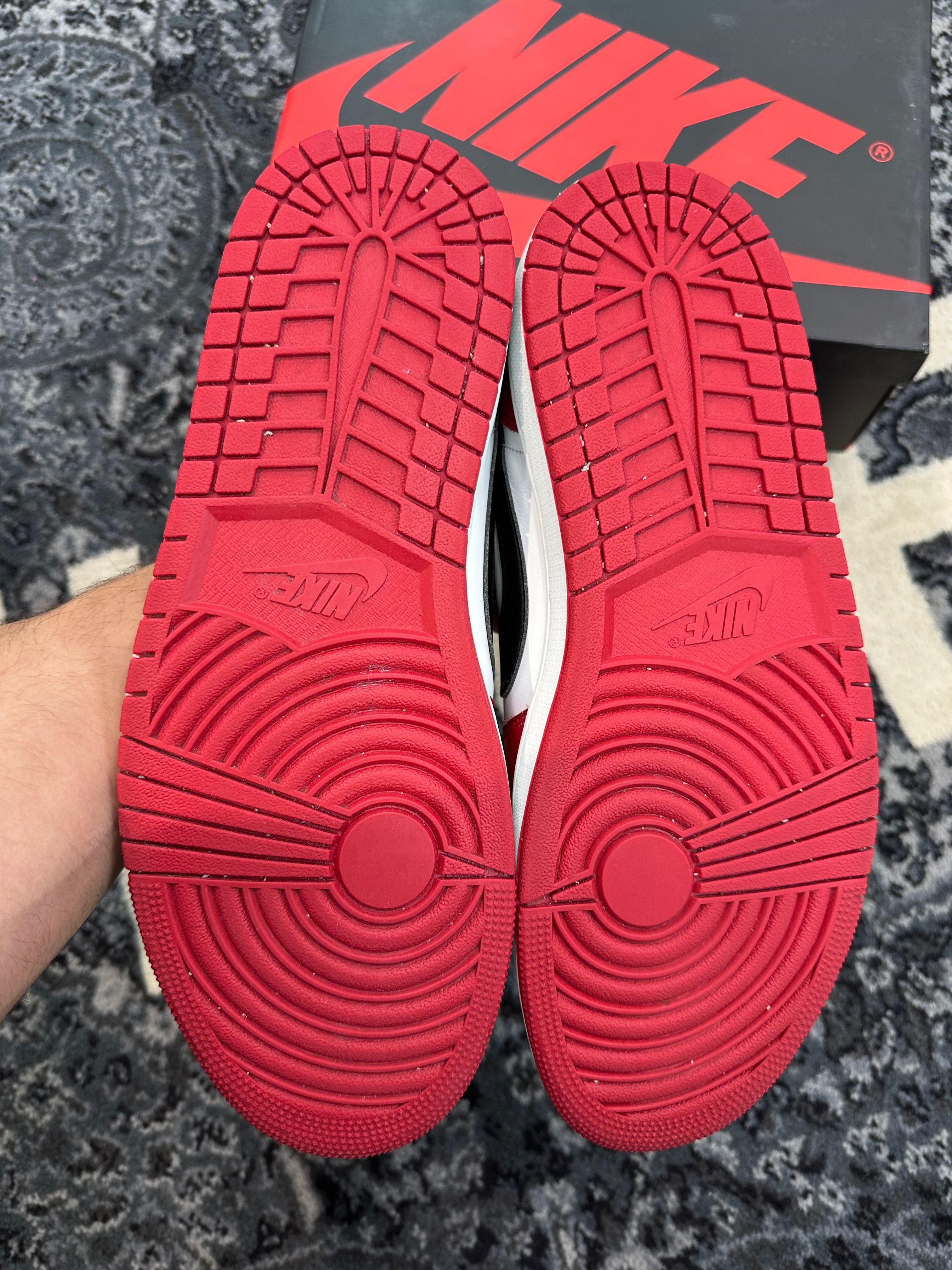 Jordan 1 Low “Chicago”