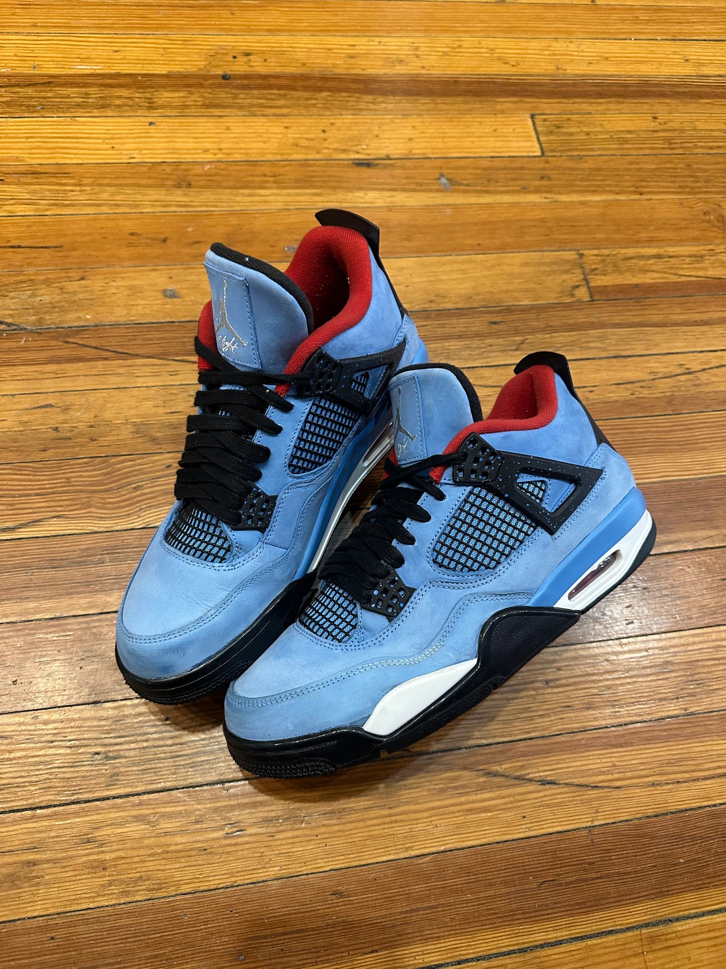 Travis Scott x Jordan 4 “Cactus Jack”