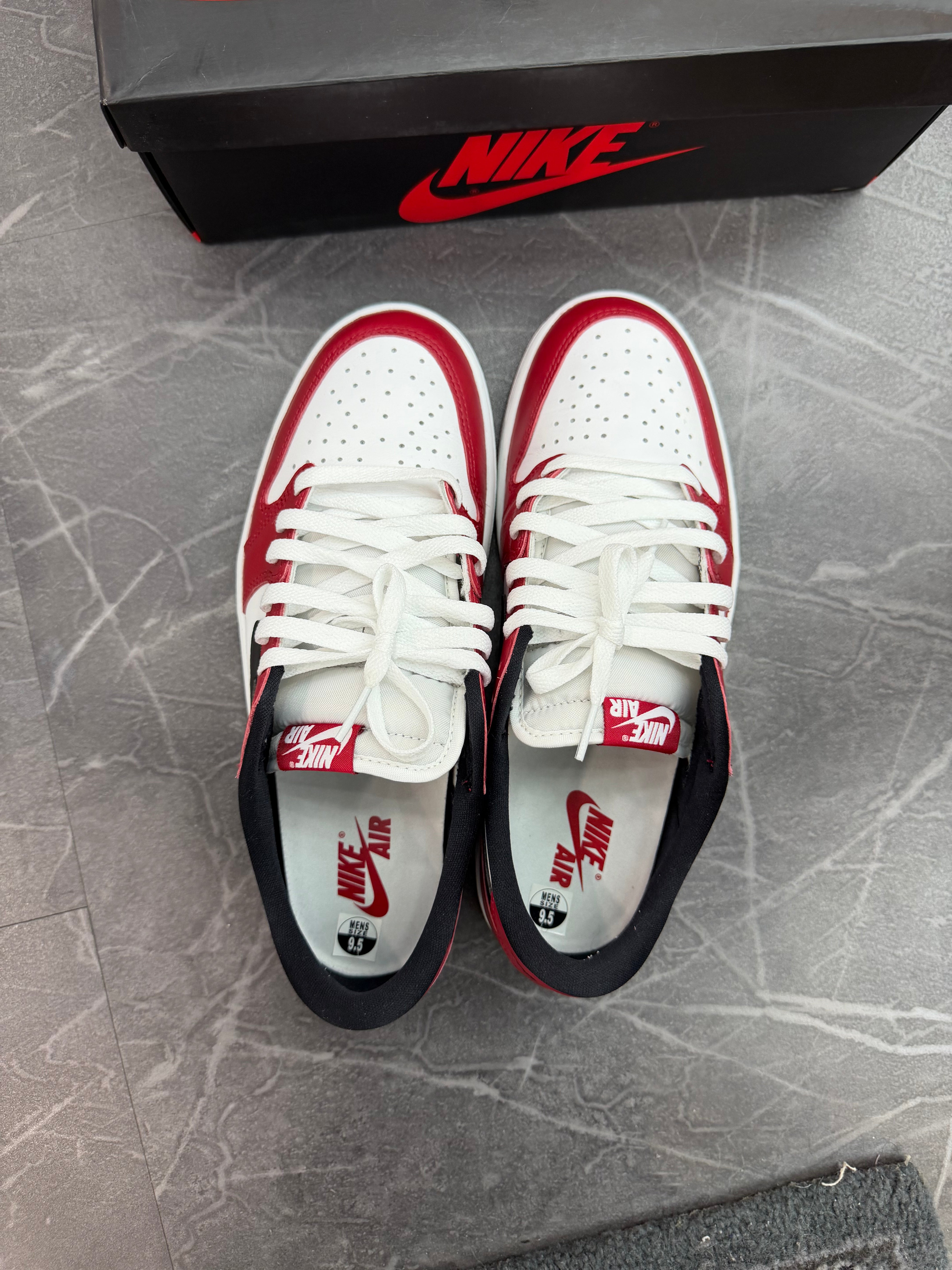 Jordan 1 Low “Chicago”