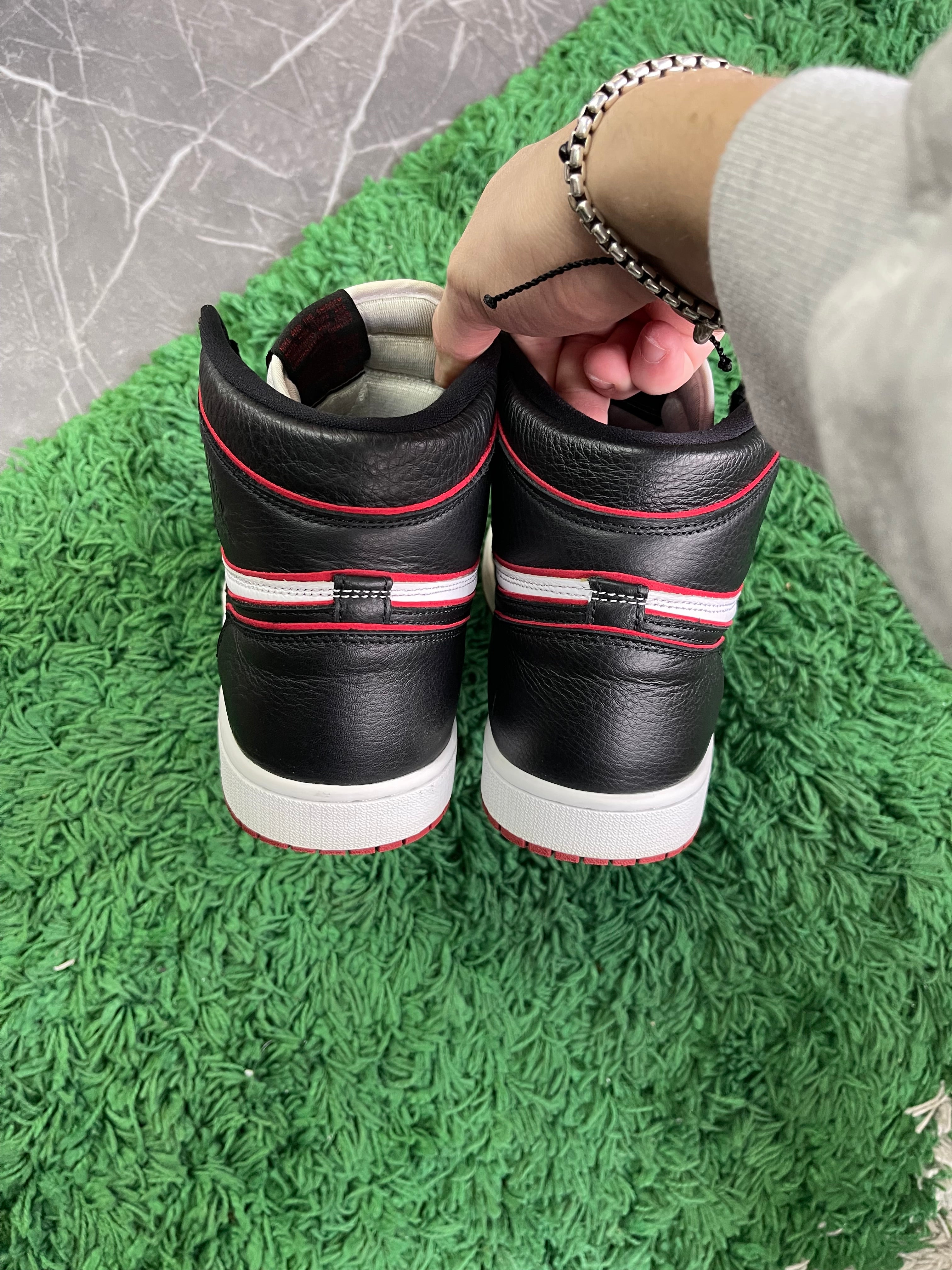 Jordan 1 “Bloodline”