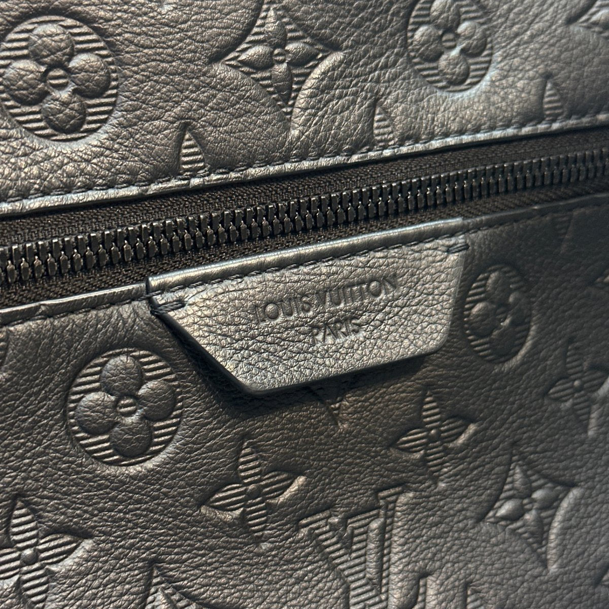 Louis Vuitton Backpack Discovery Monogram Black - Image 3