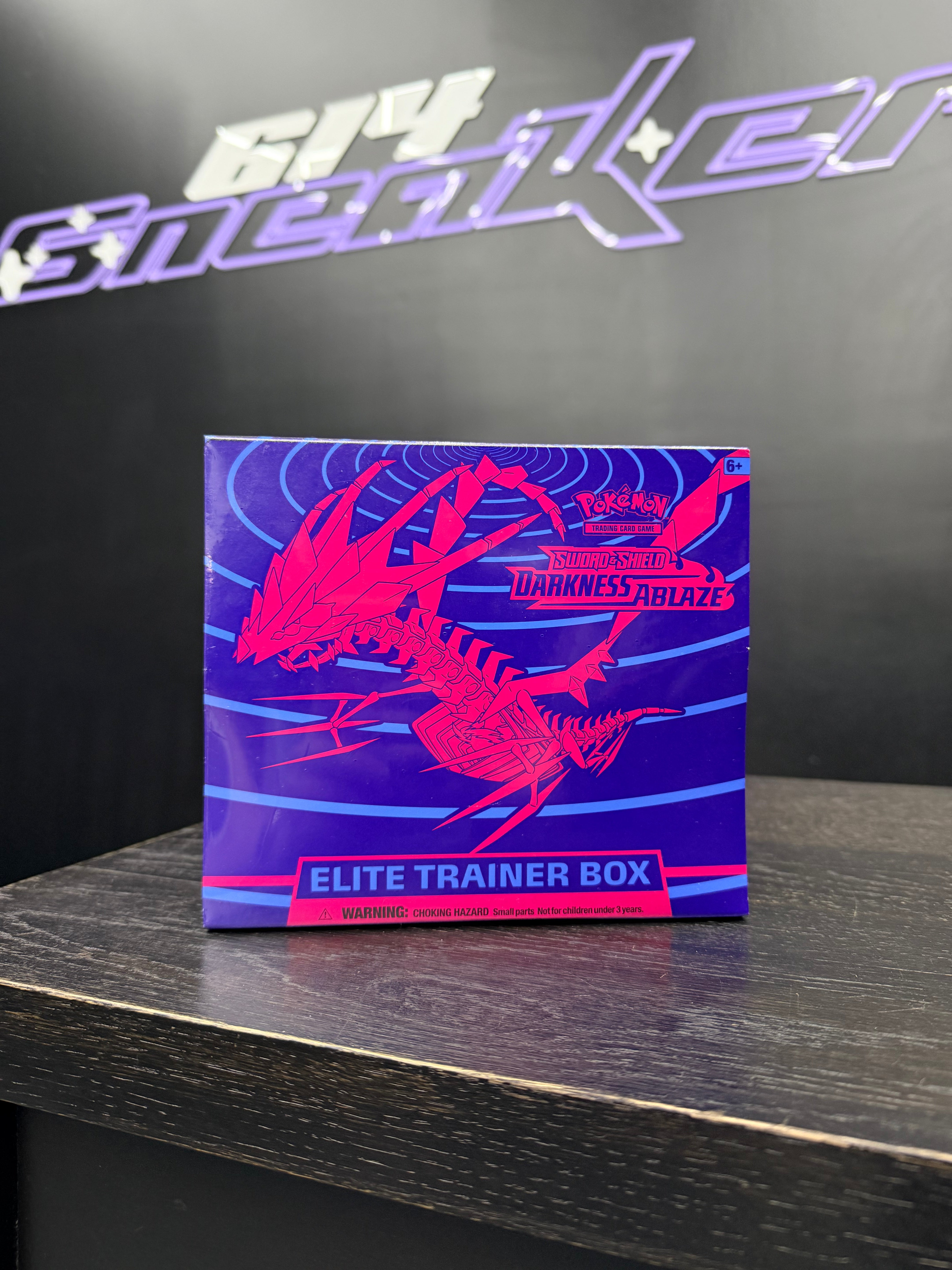 Pokemon Darkness Ablaze Elite Trainer Box