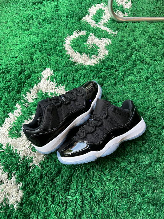 Jordan 11 Low “Space Jam”