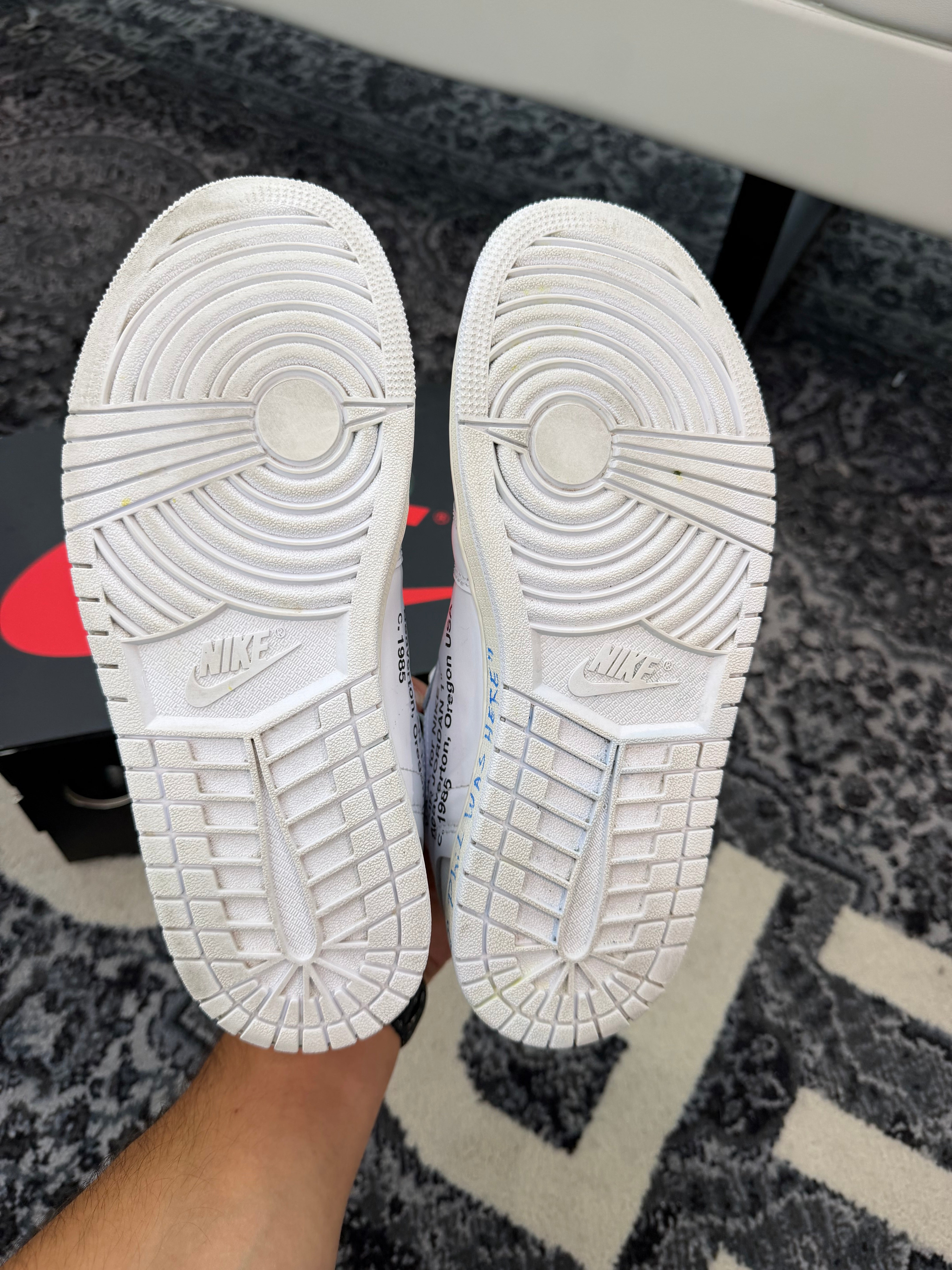 Jordan 1 High x Off White “Alaska”