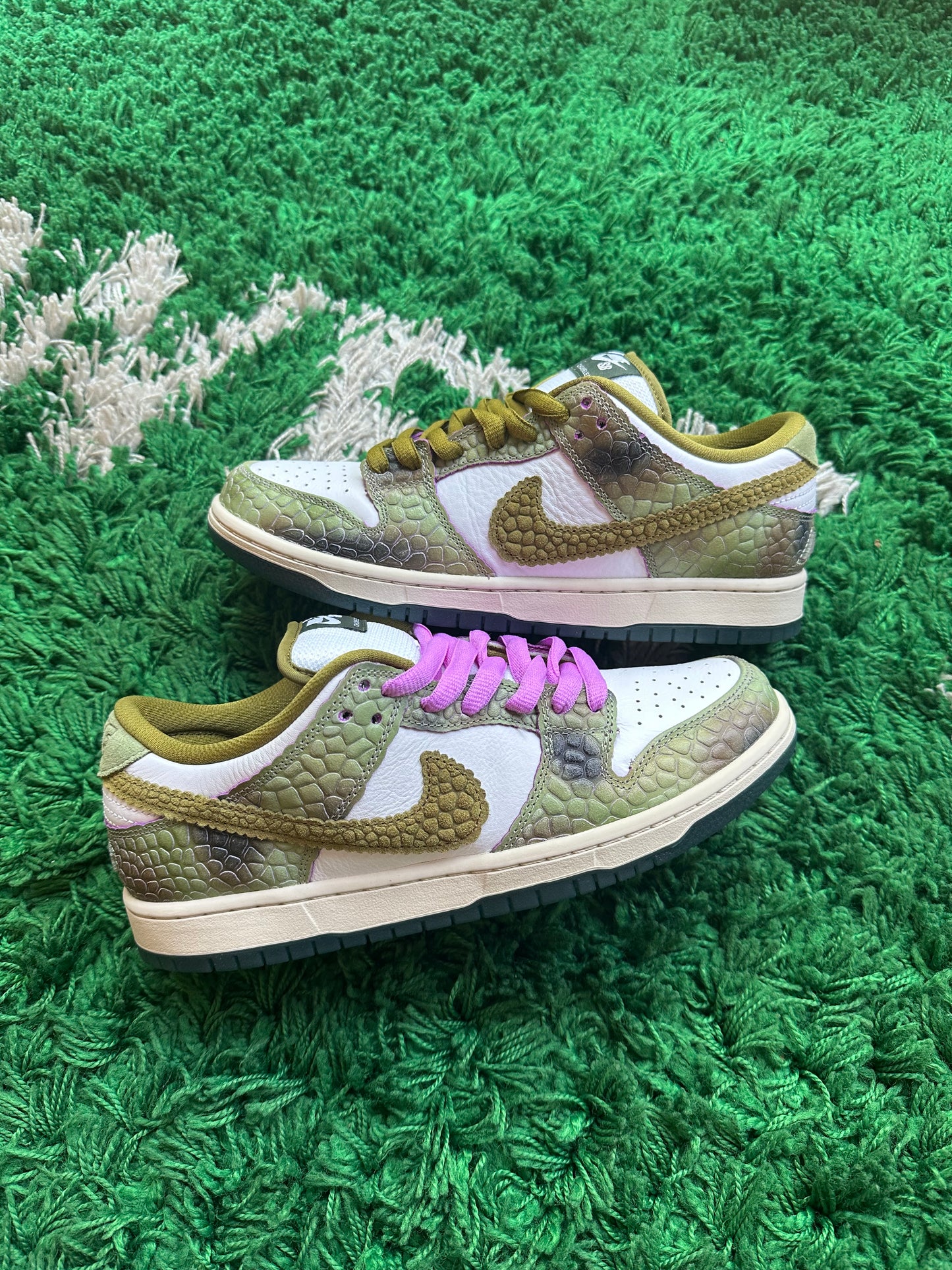 Nike SB Dunk Low “Chameleon”