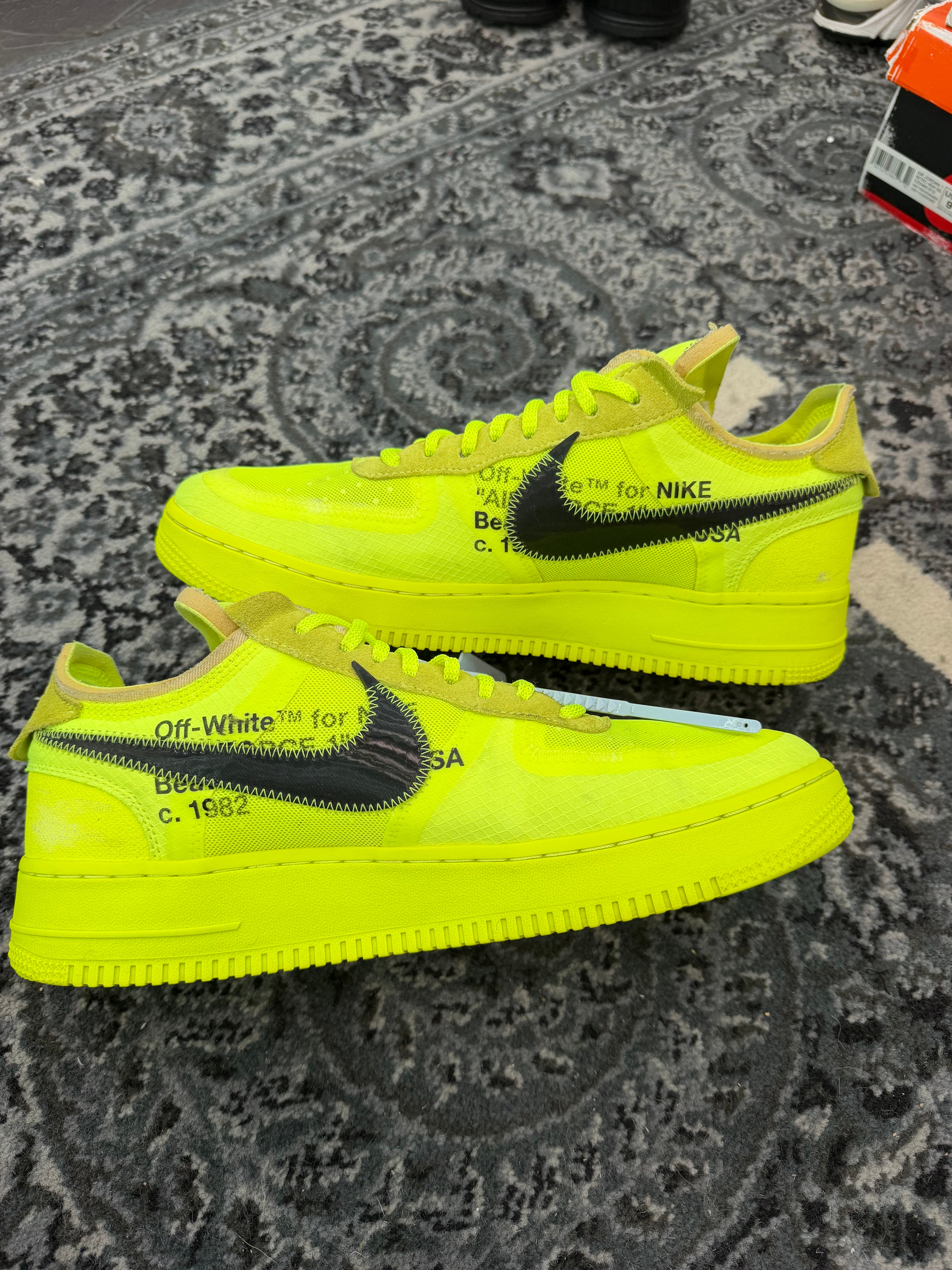 Nike Air Force 1 Low x Off White “Volt”