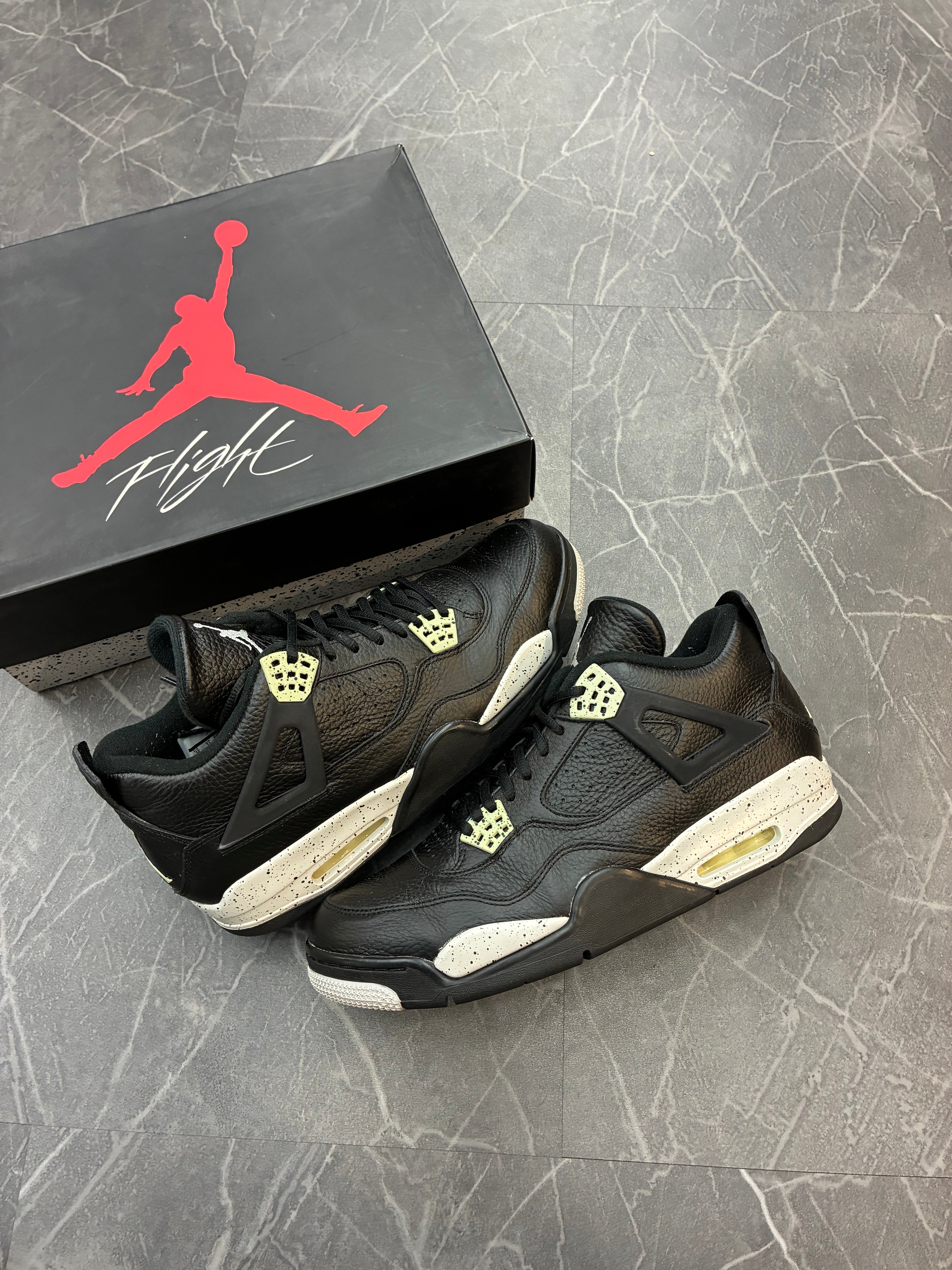 Jordan 4 “Oreo” (2015)