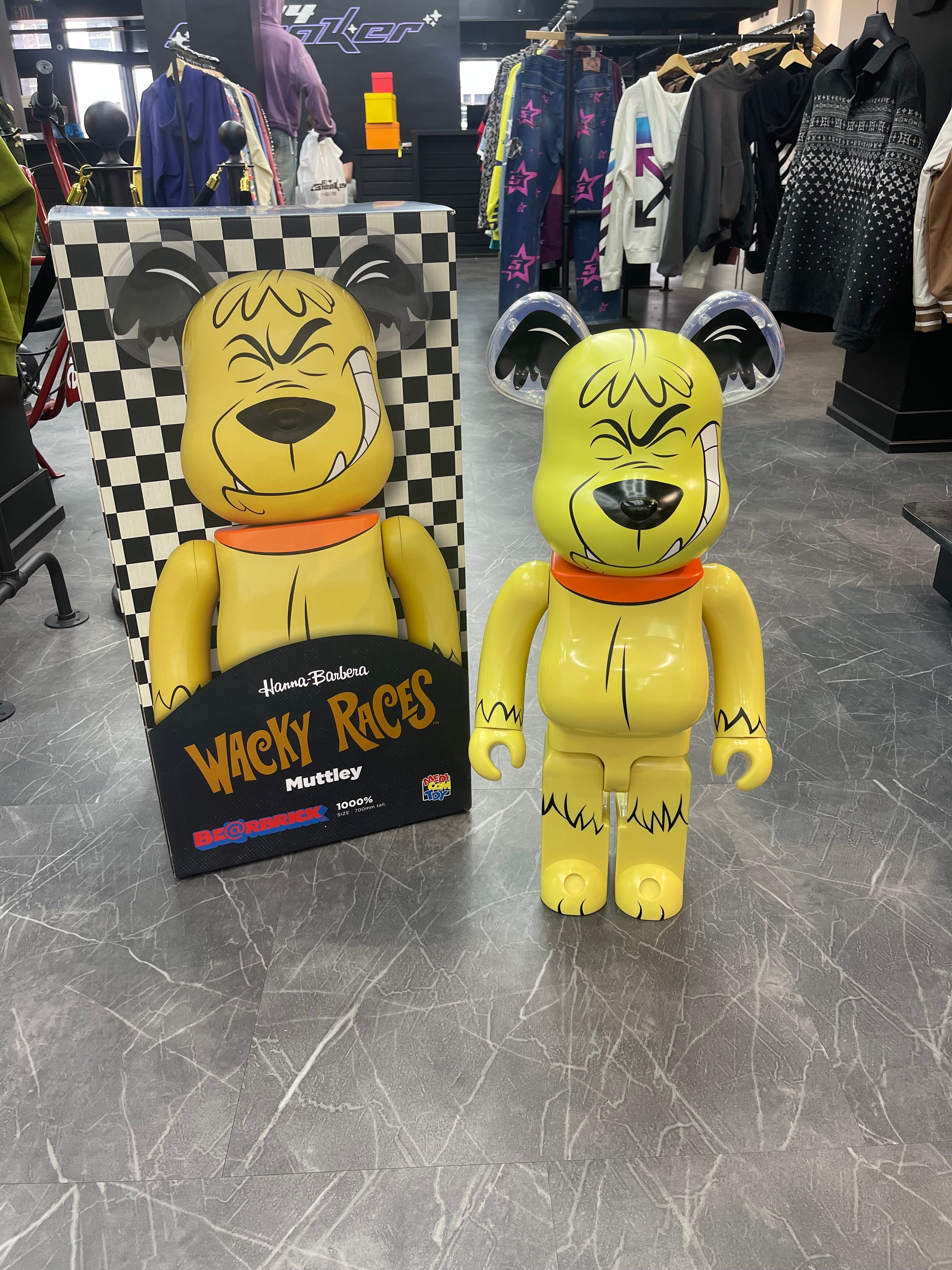 Bearbrick 1000% “Wackey Races Muttley”