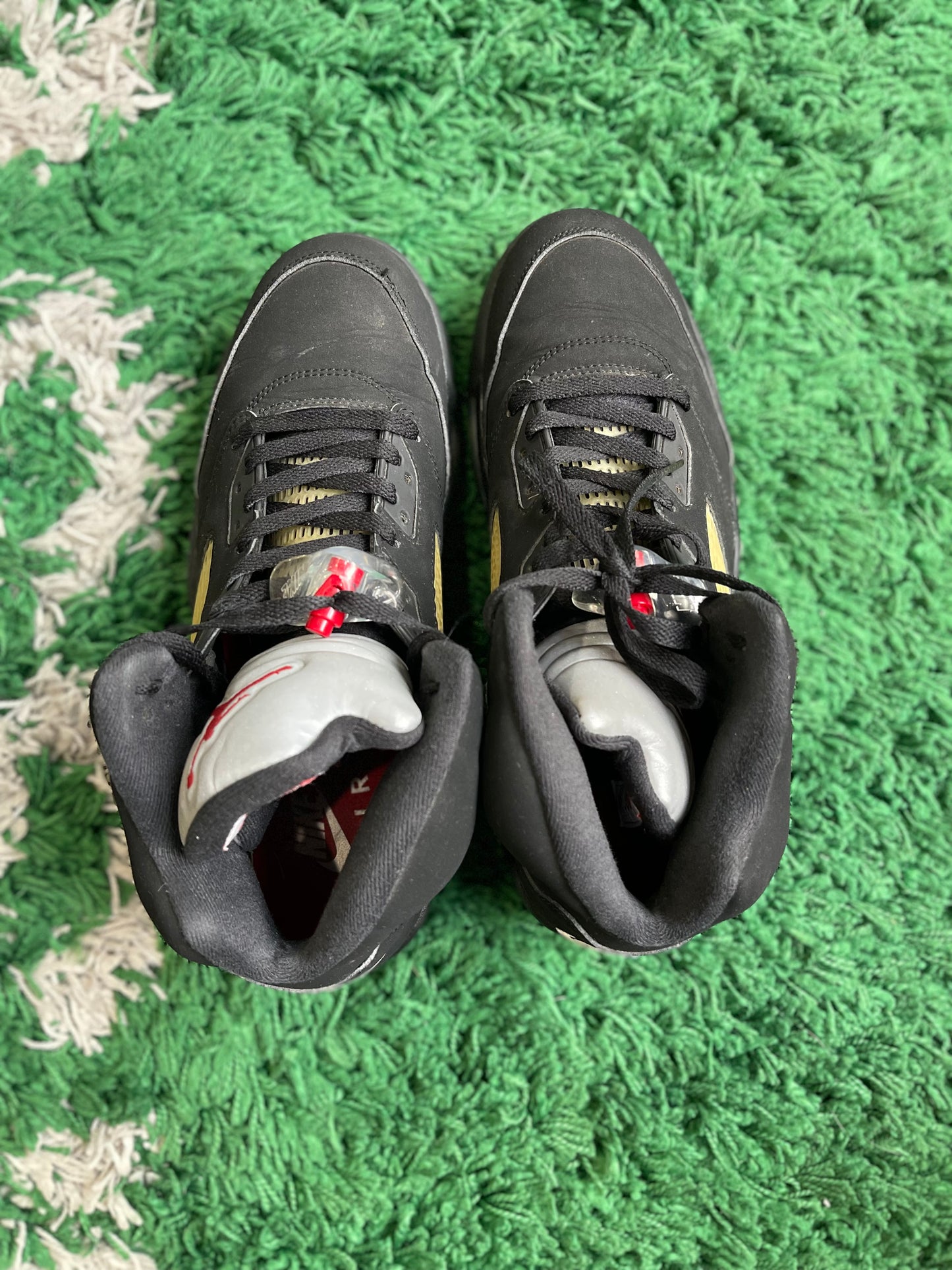 Jordan 5 “Black Metallic” (2016)