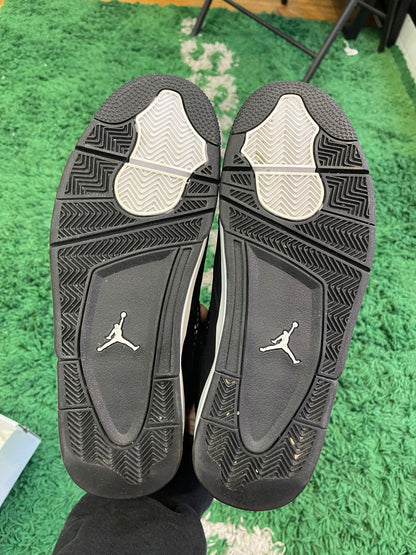 Jordan 4 “White Thunder”