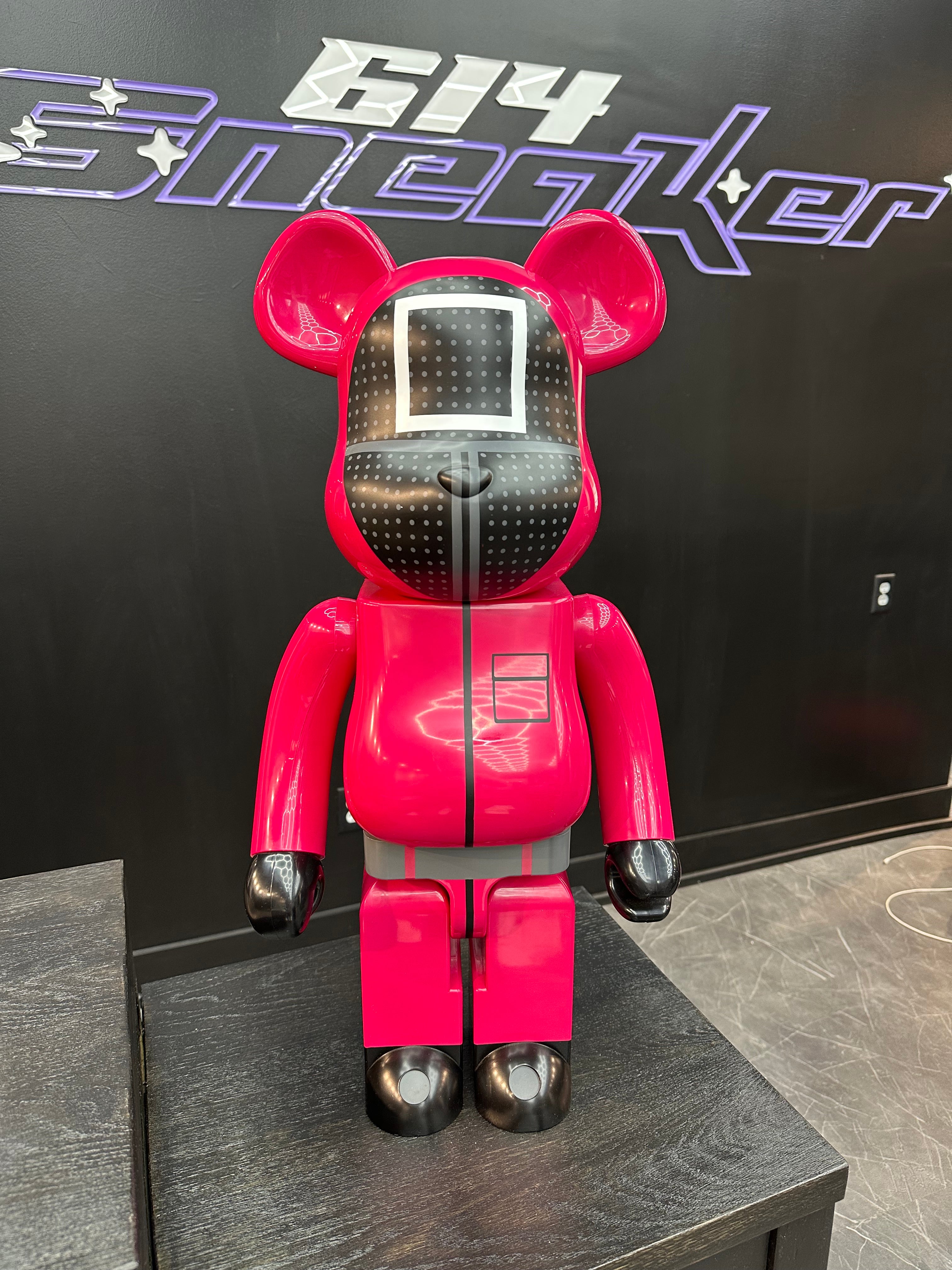 Bearbrick 1000% “Squid Game Guard”