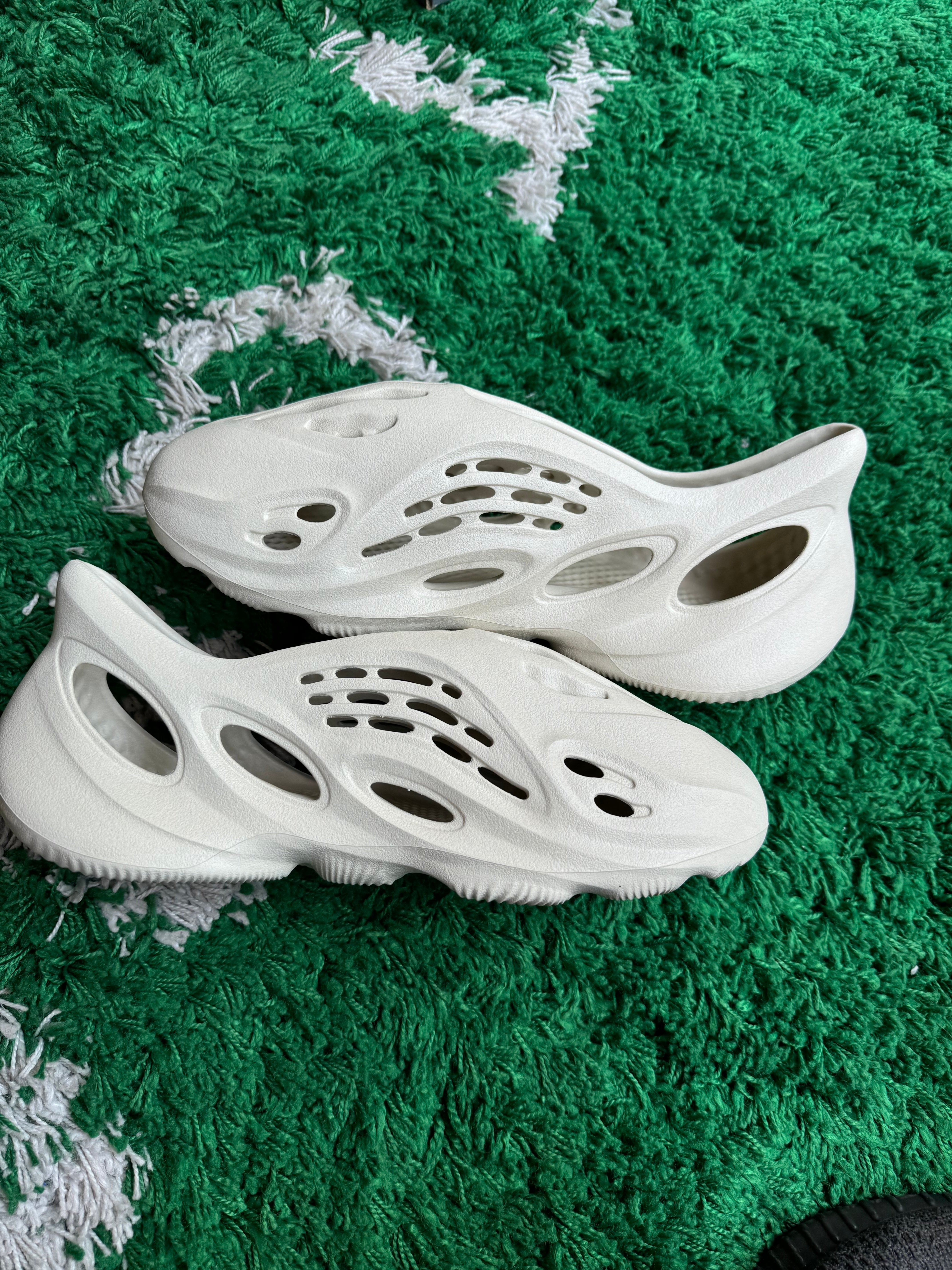 Yeezy Foam Runner “Sand”