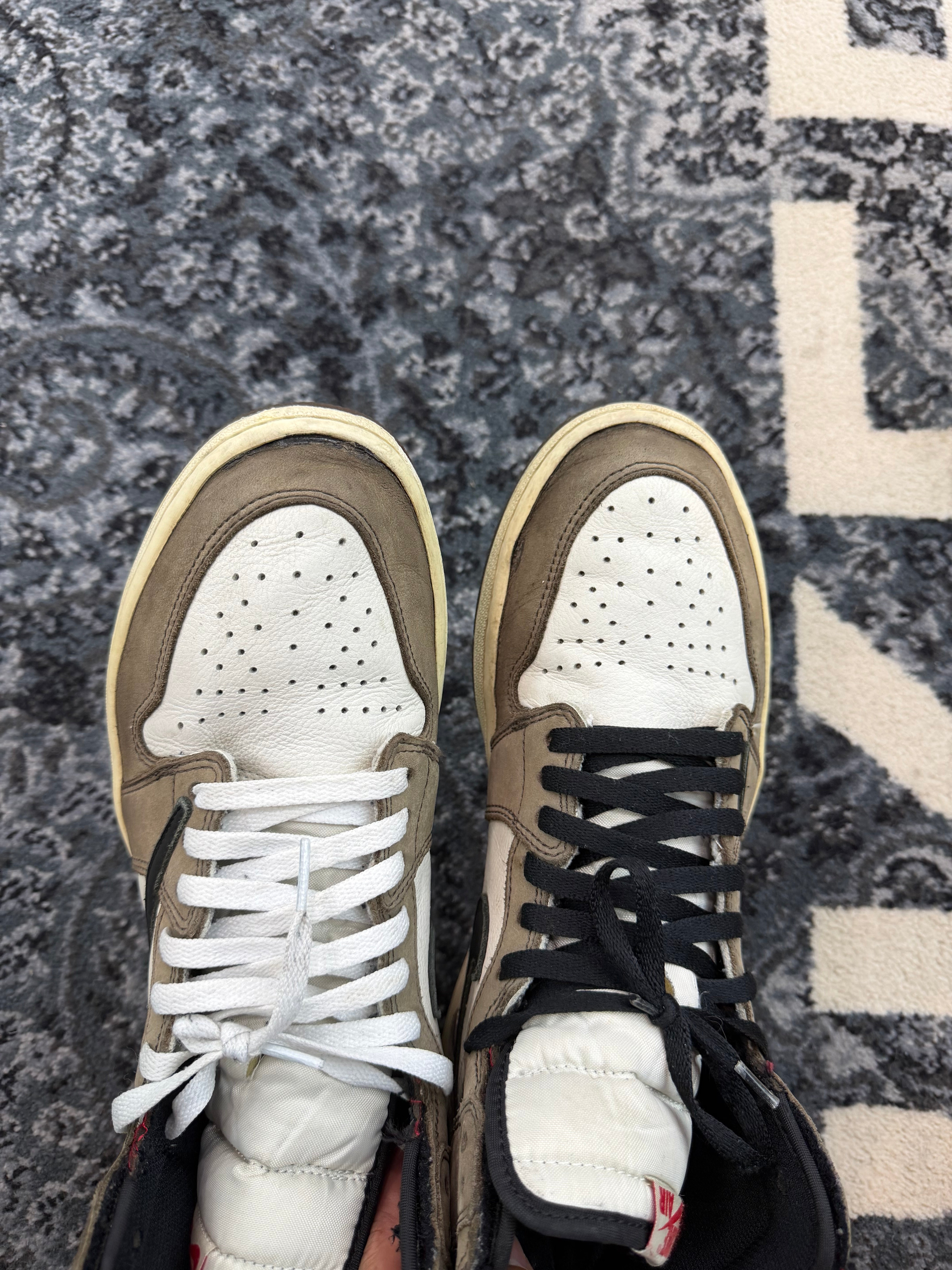 Jordan 1 High Travis Scott “Mocha”