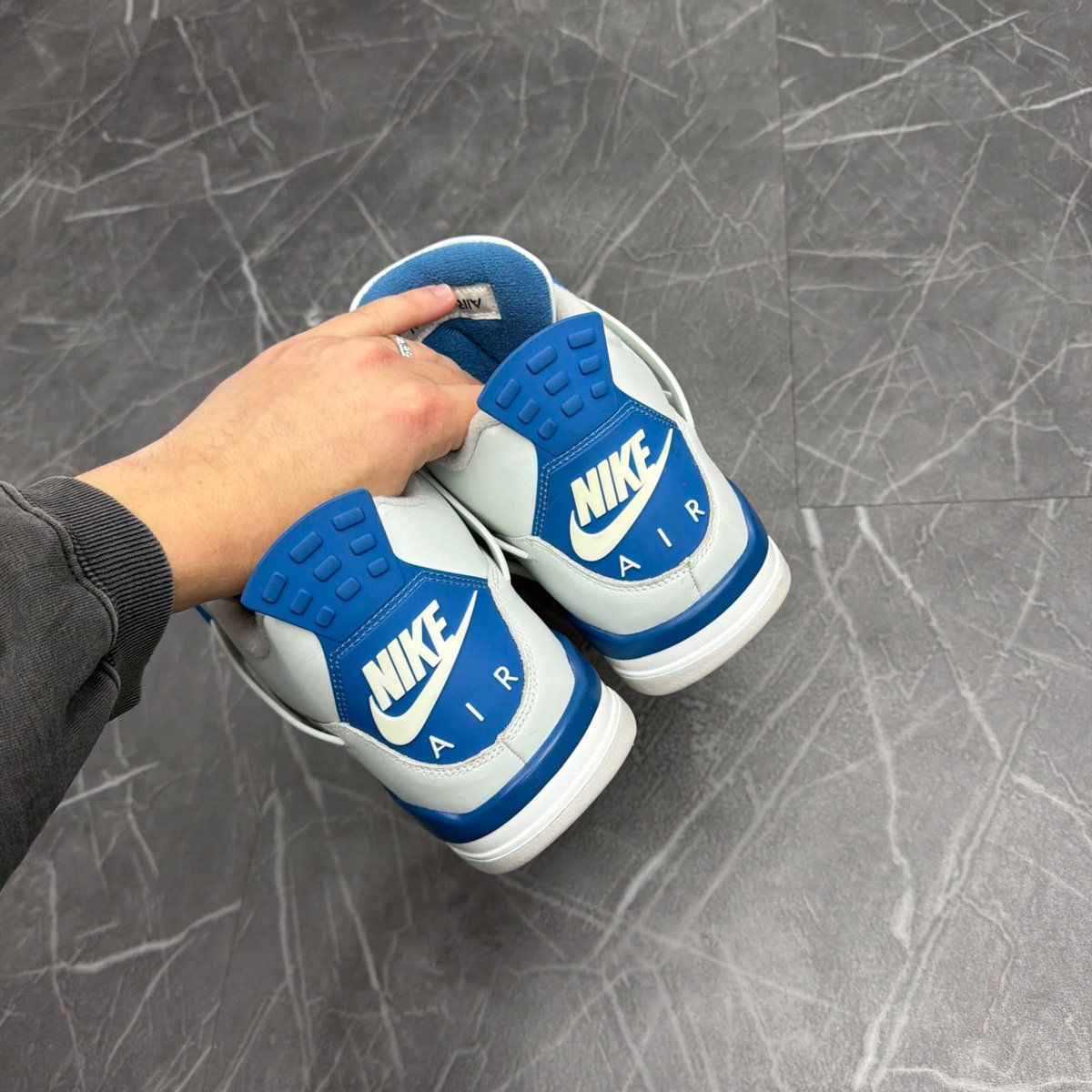 Jordan 4 Retro Military Blue (2024) (Size 11) (Lightly Worn)