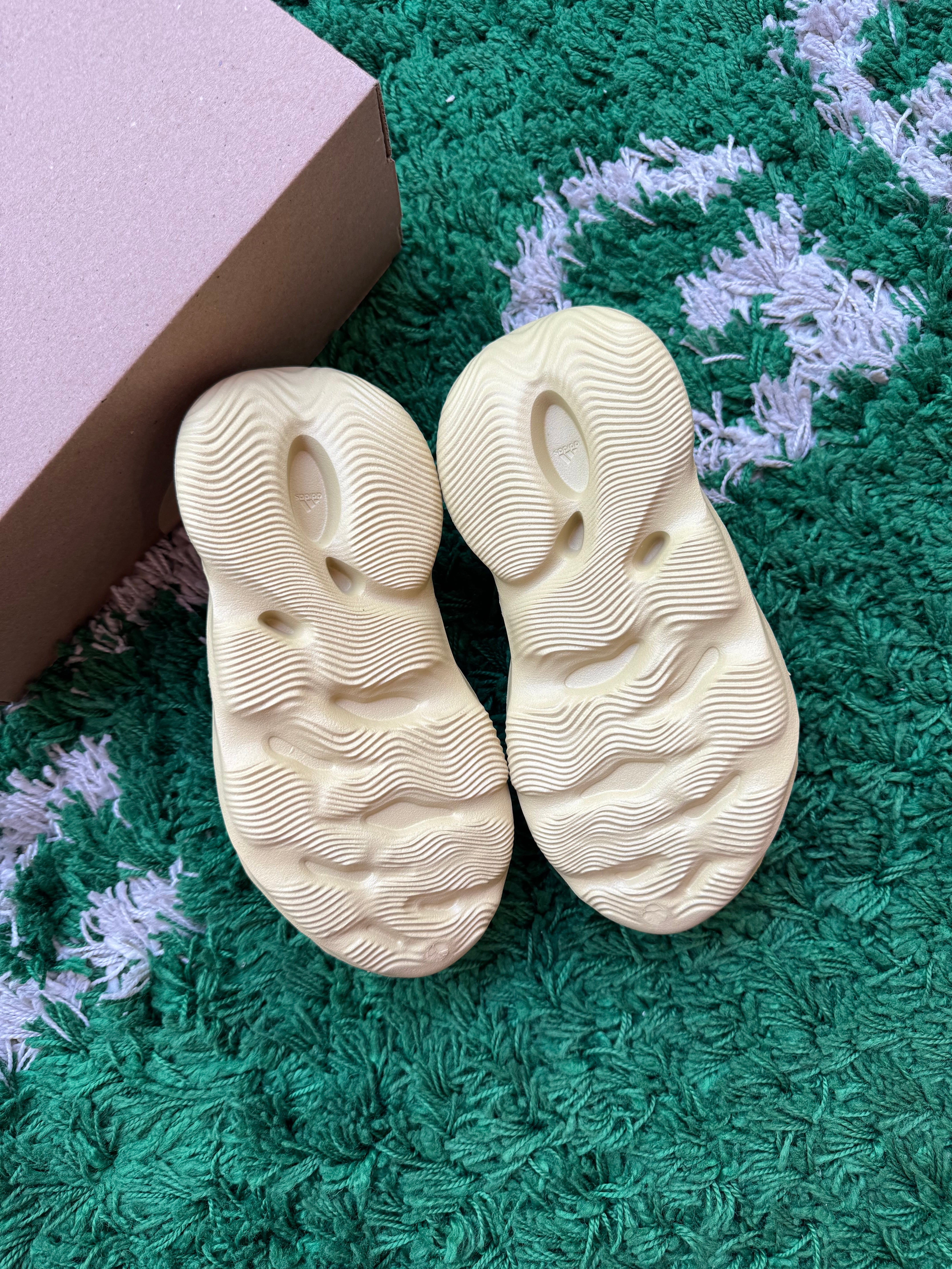 Yeezy Foam RNR “Sulfur”