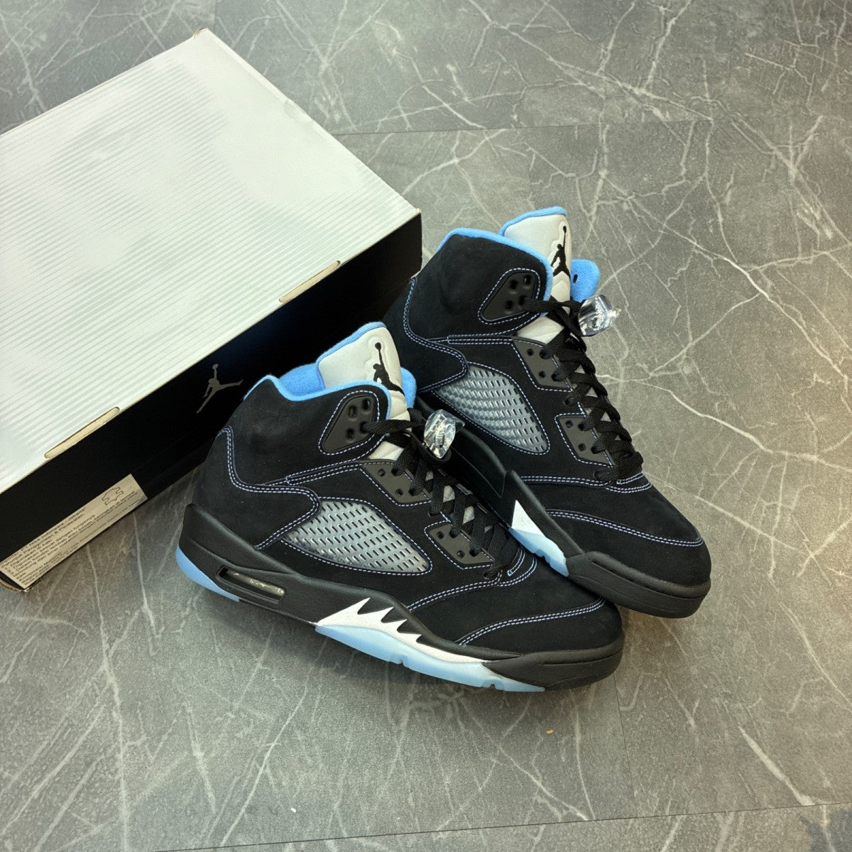 Jordan 5 Retro Black University Blue (2026) - Image 6