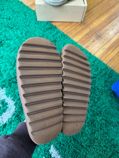 Yeezy Slides “Flax”