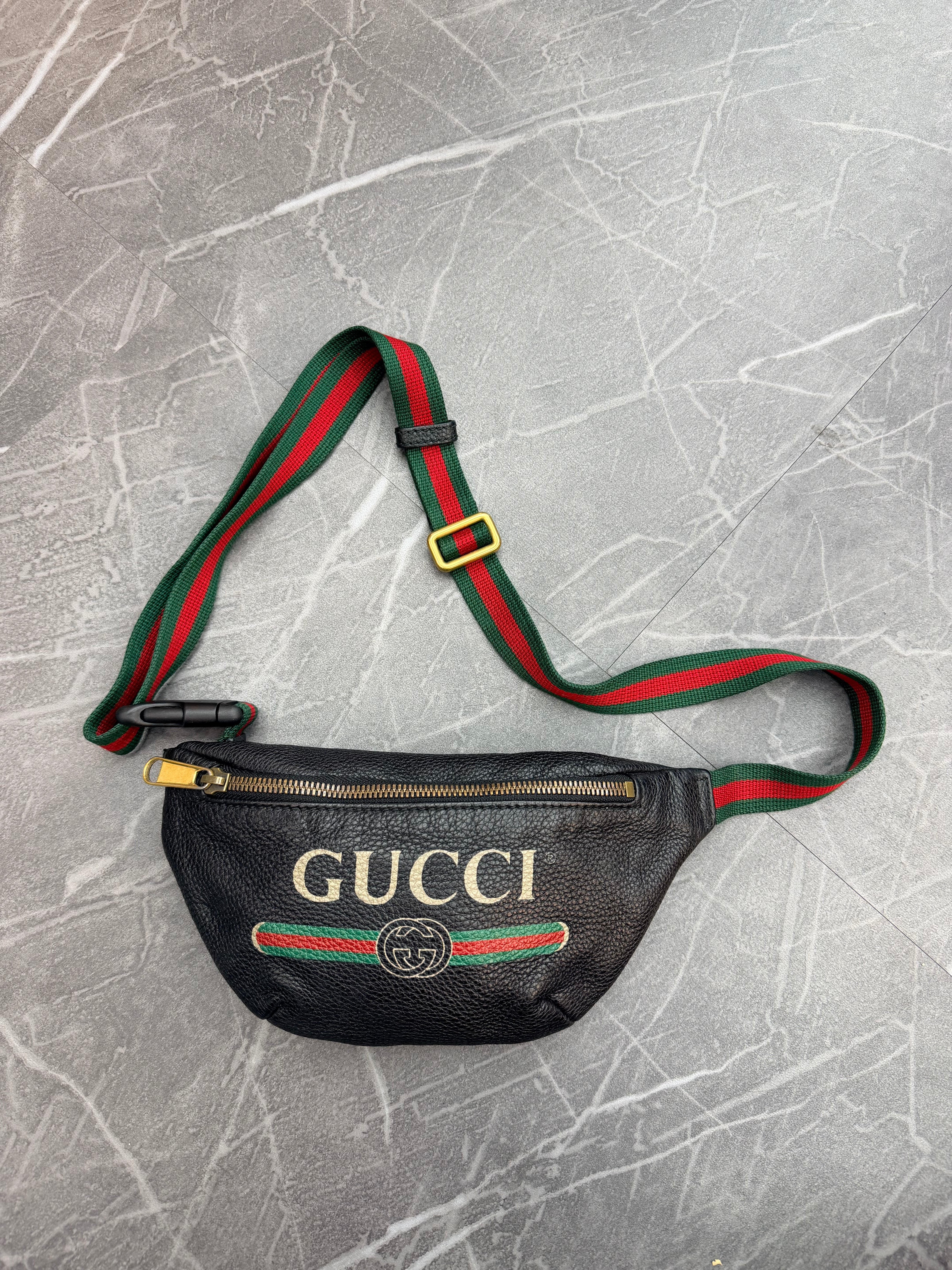 GUCCI Vintage Logo Belt Bag