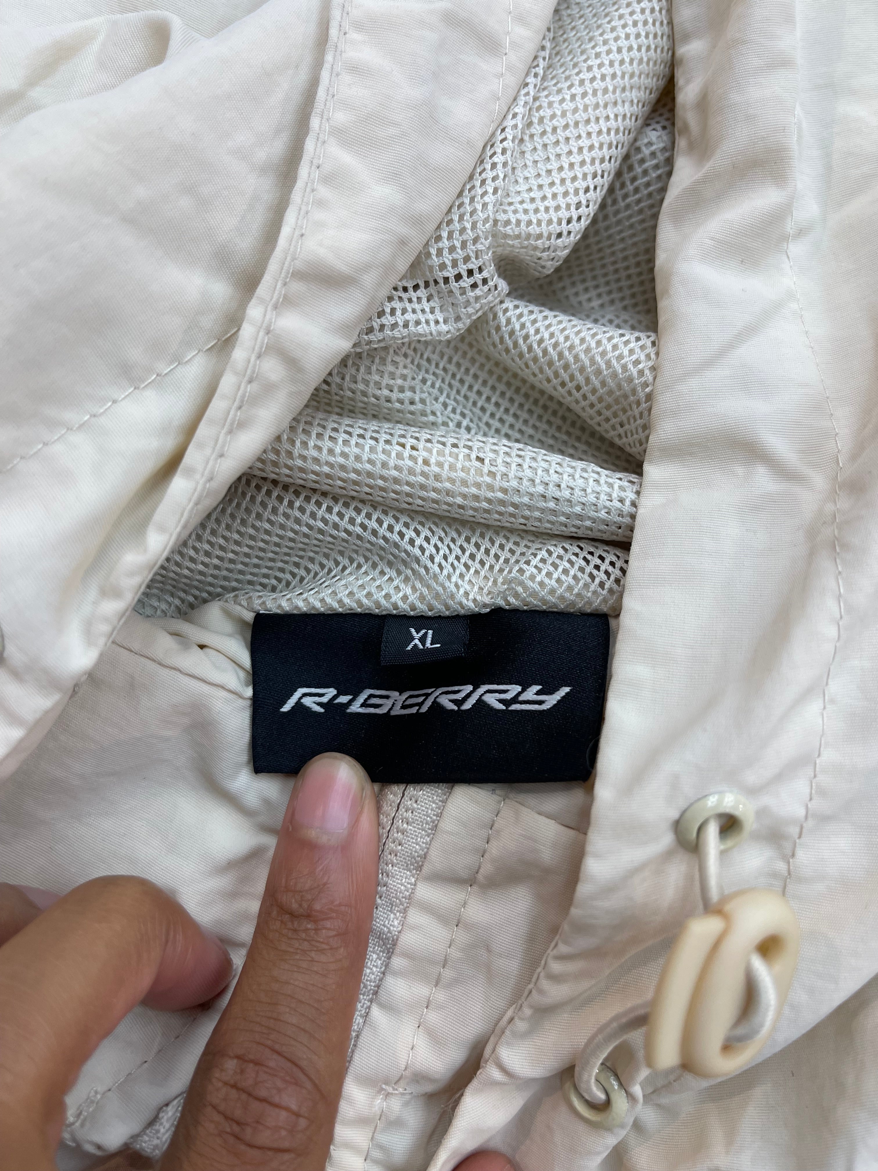 GV Gallery Raspberry Hills Windbreaker Cream