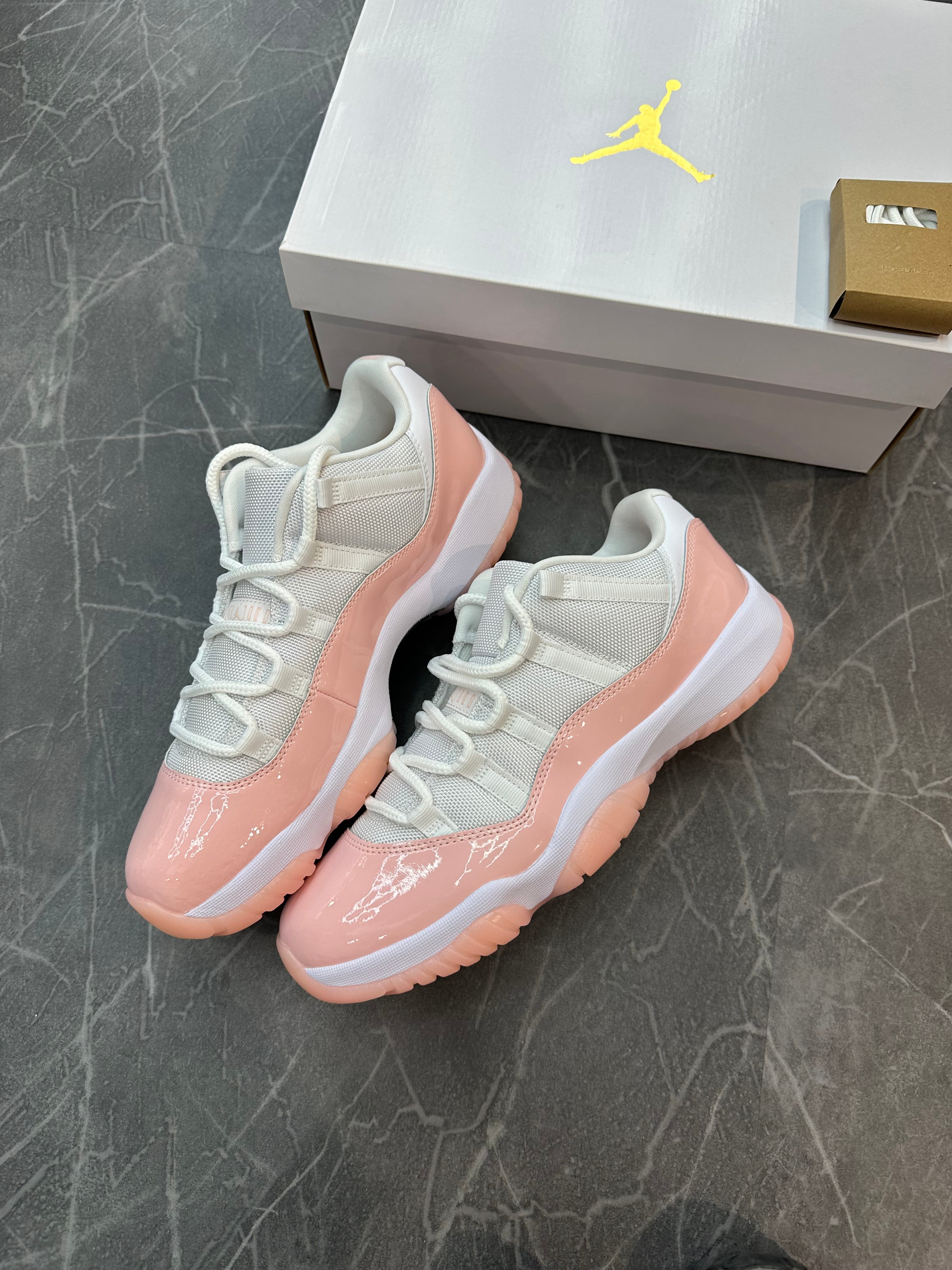 Jordan 11 Low “Legend Pink”