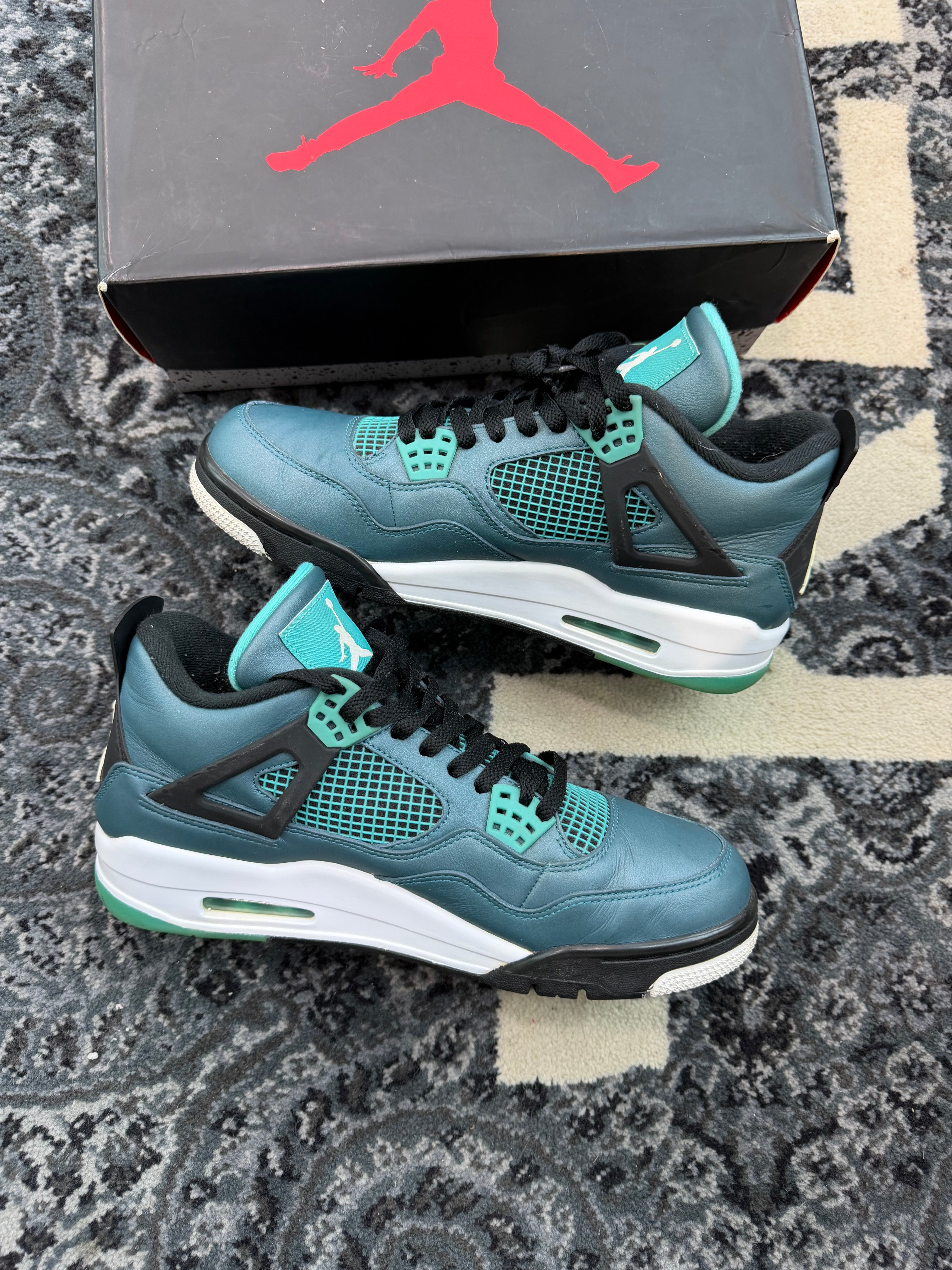 Jordan 4 “Teal”