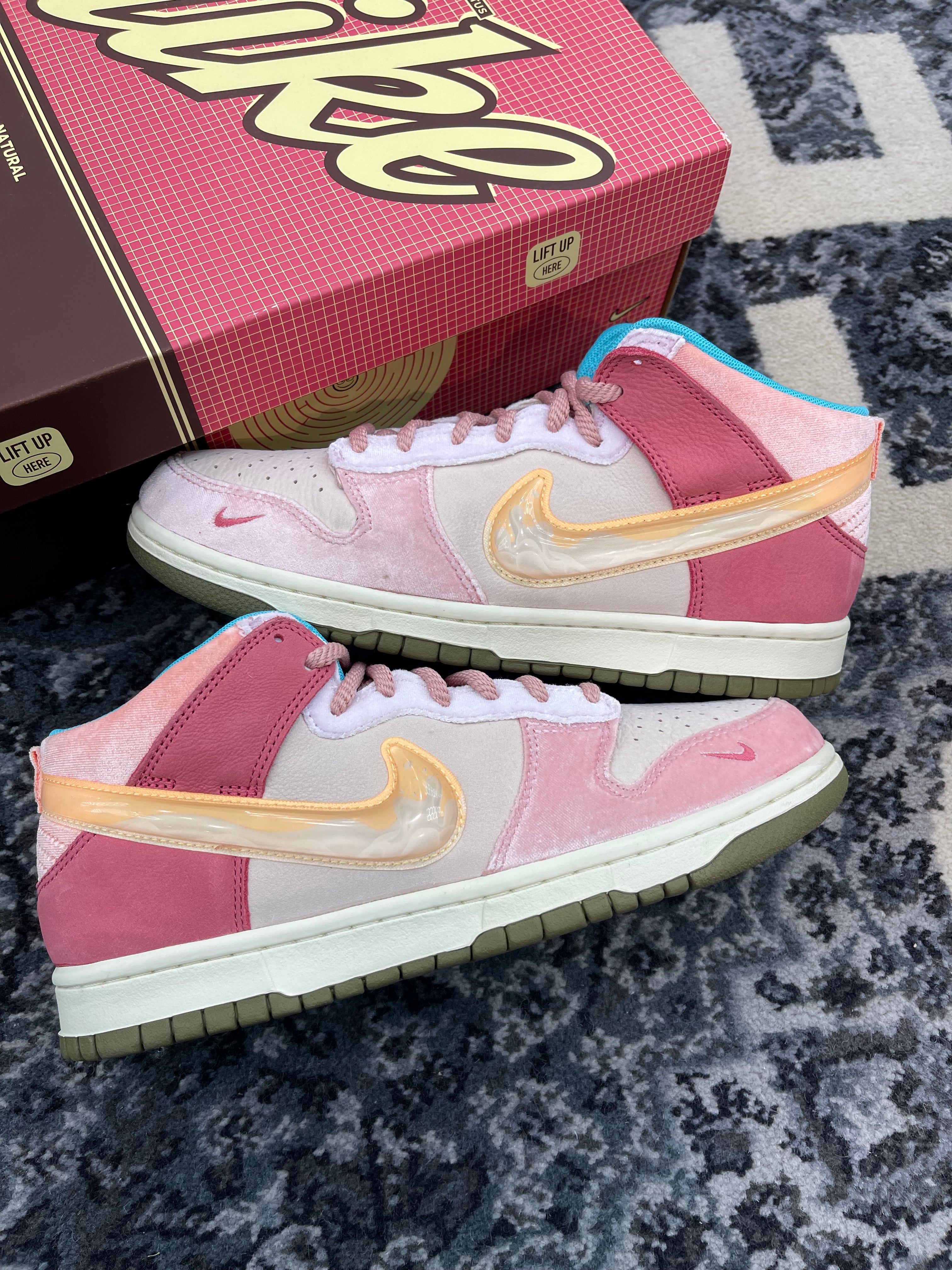 Nike Dunk Mid x Social Status “Strawberry Milk”