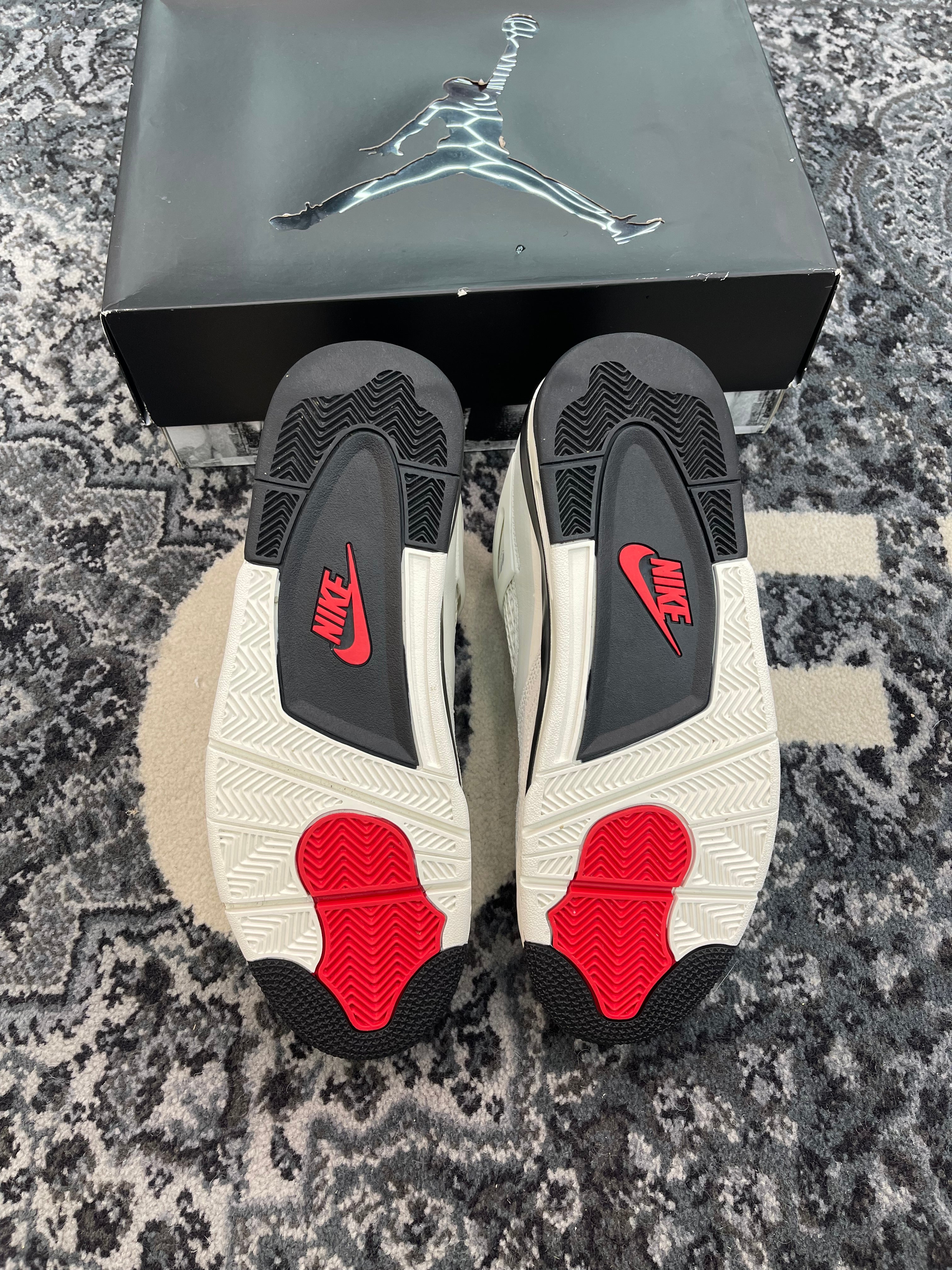 Jordan 4 “Flight Club”