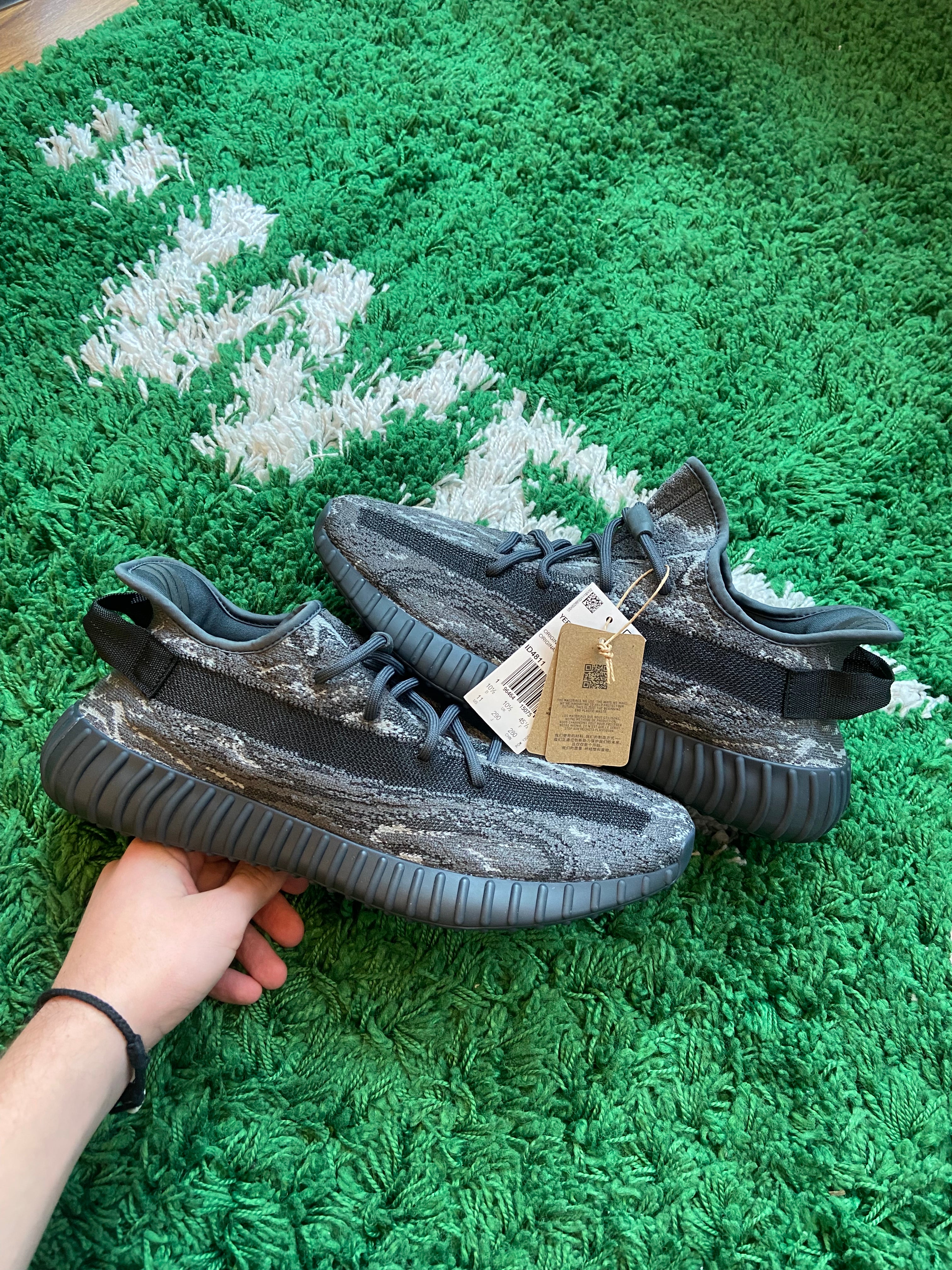 Yeezy 350 V2 “MX Dark Salt”