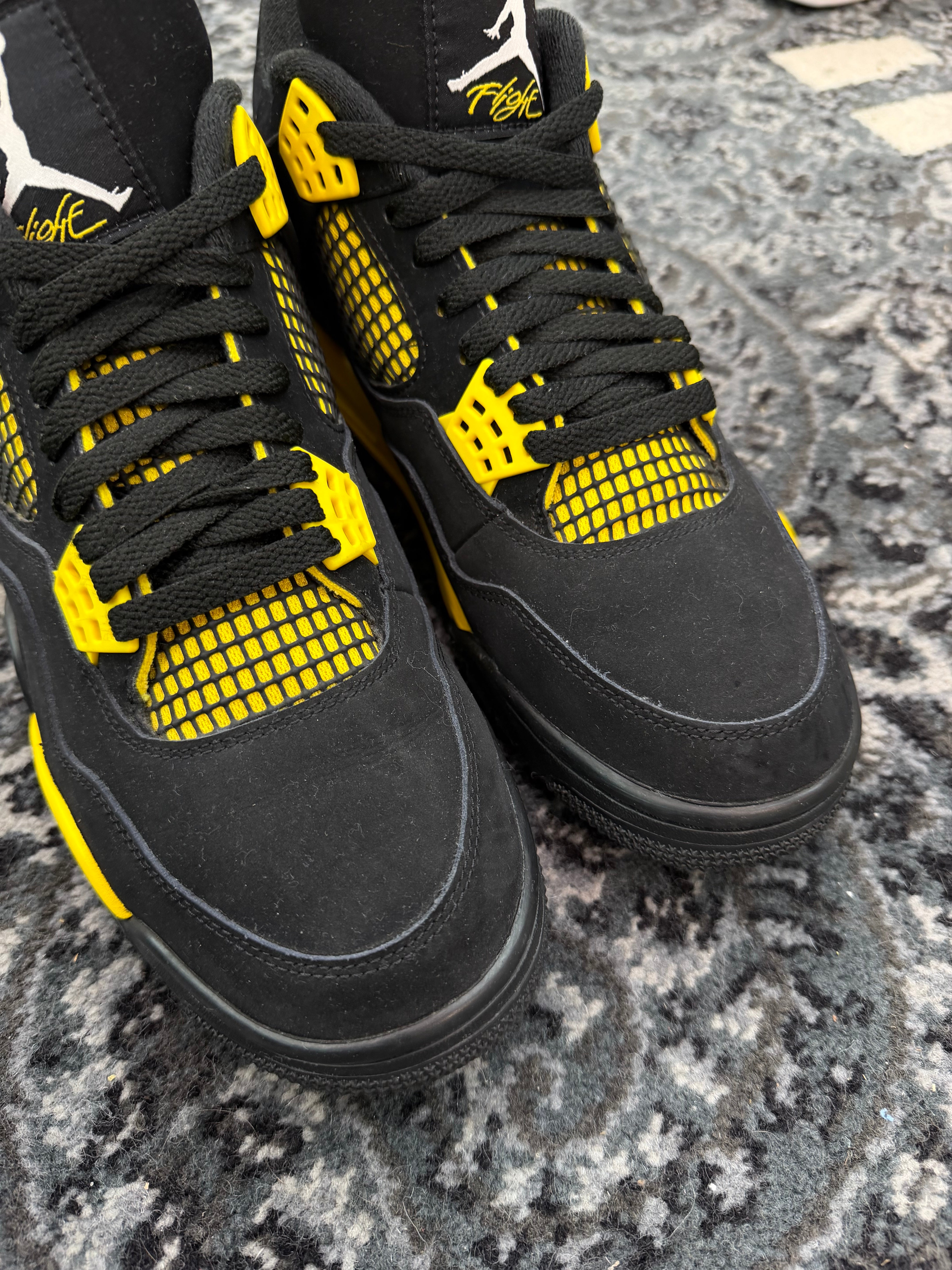 Jordan 4 “Thunder”