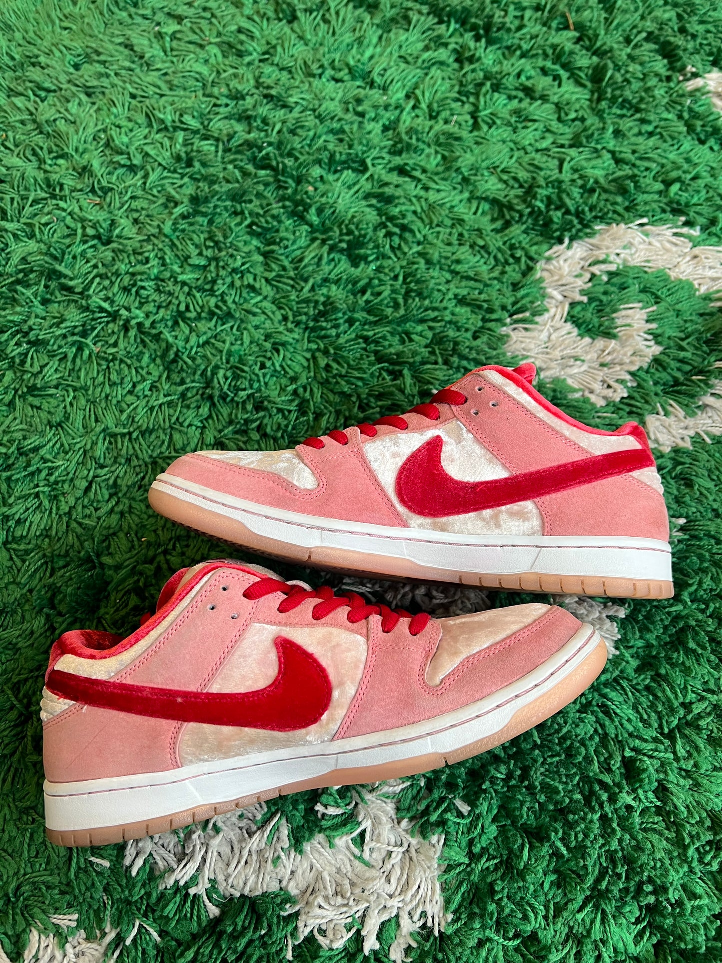 Nike Dunk Low SB “Strange Love”