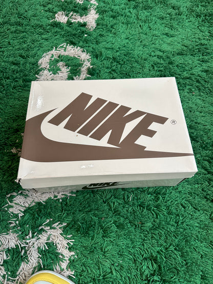 Jordan 1 Low Travis Scott “Canary”