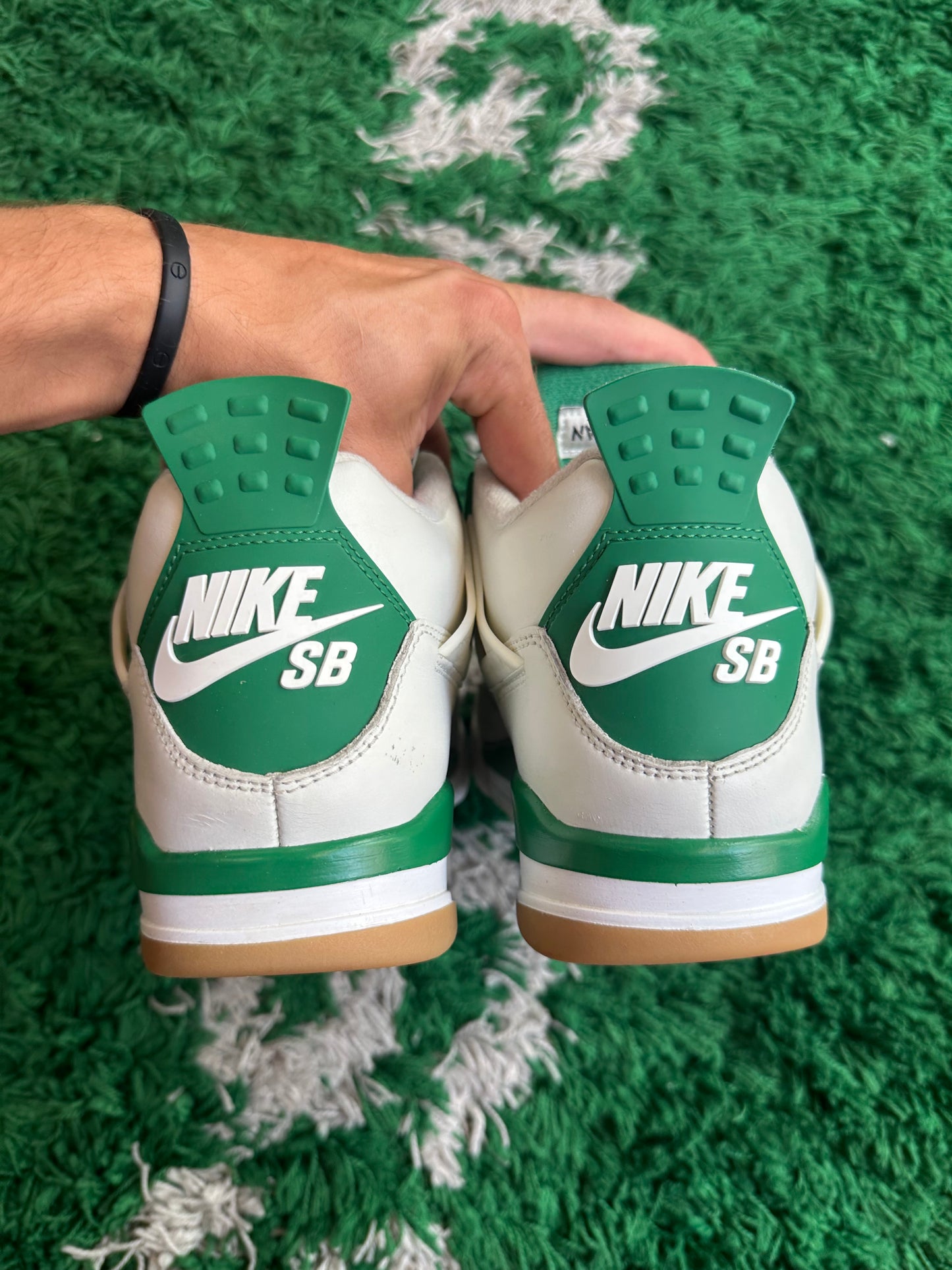 Jordan 4 SB “Pine Green”