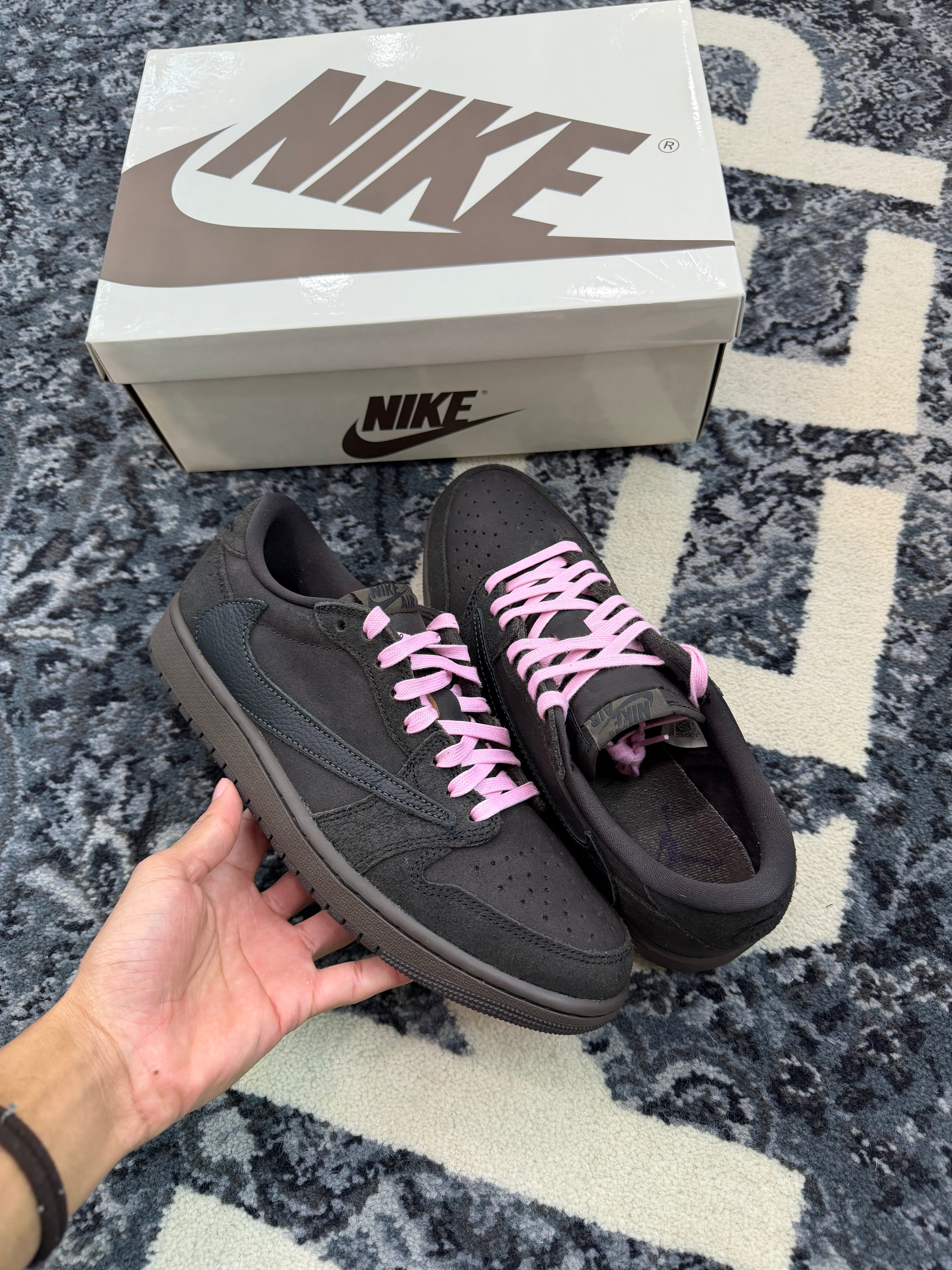 Jordan 1 Low x Travis Scott “Velvet Brown”