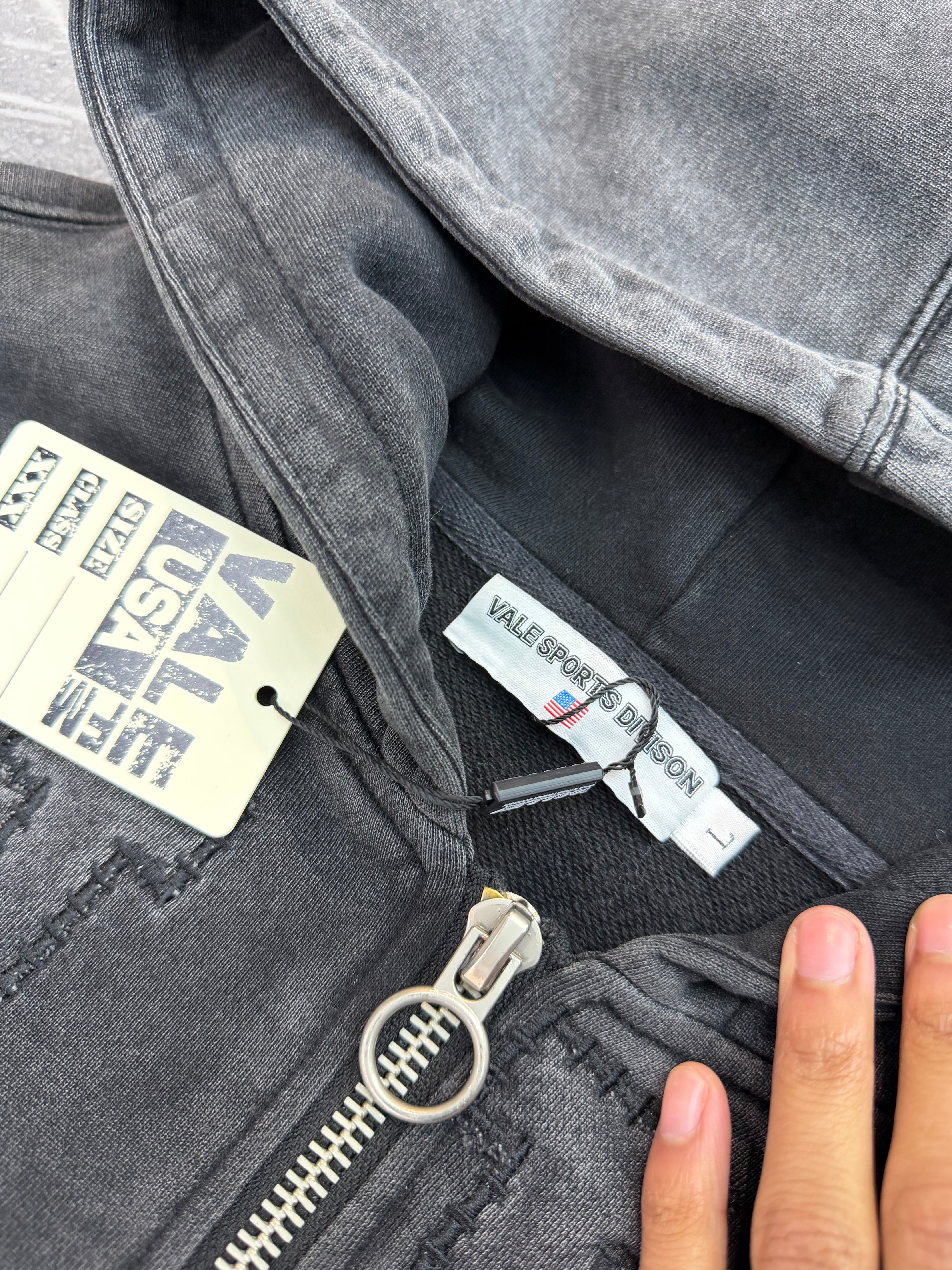 Vale Forever Black Cat Zip-Up