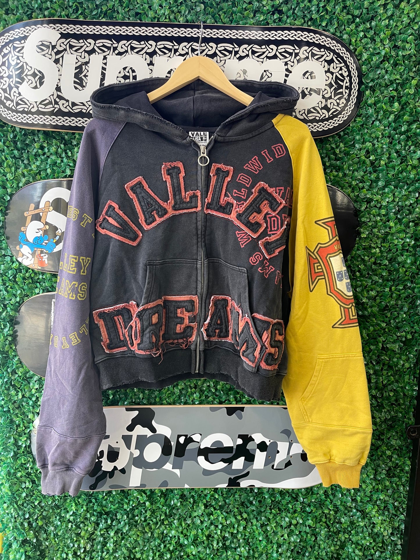 Vale Forever Crest Zip Up