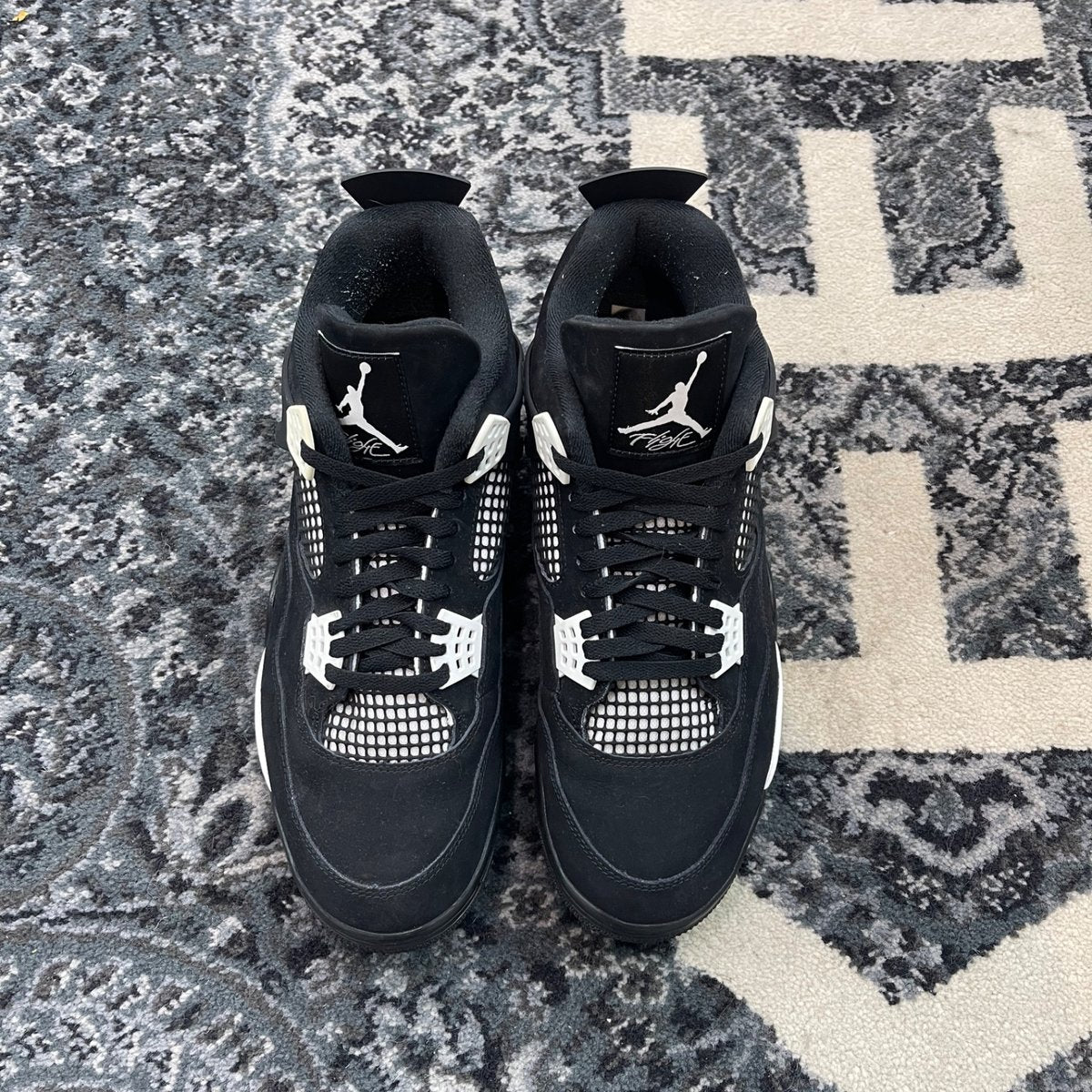 Jordan 4 Retro White Thunder (Size 13) (Lightly Worn)
